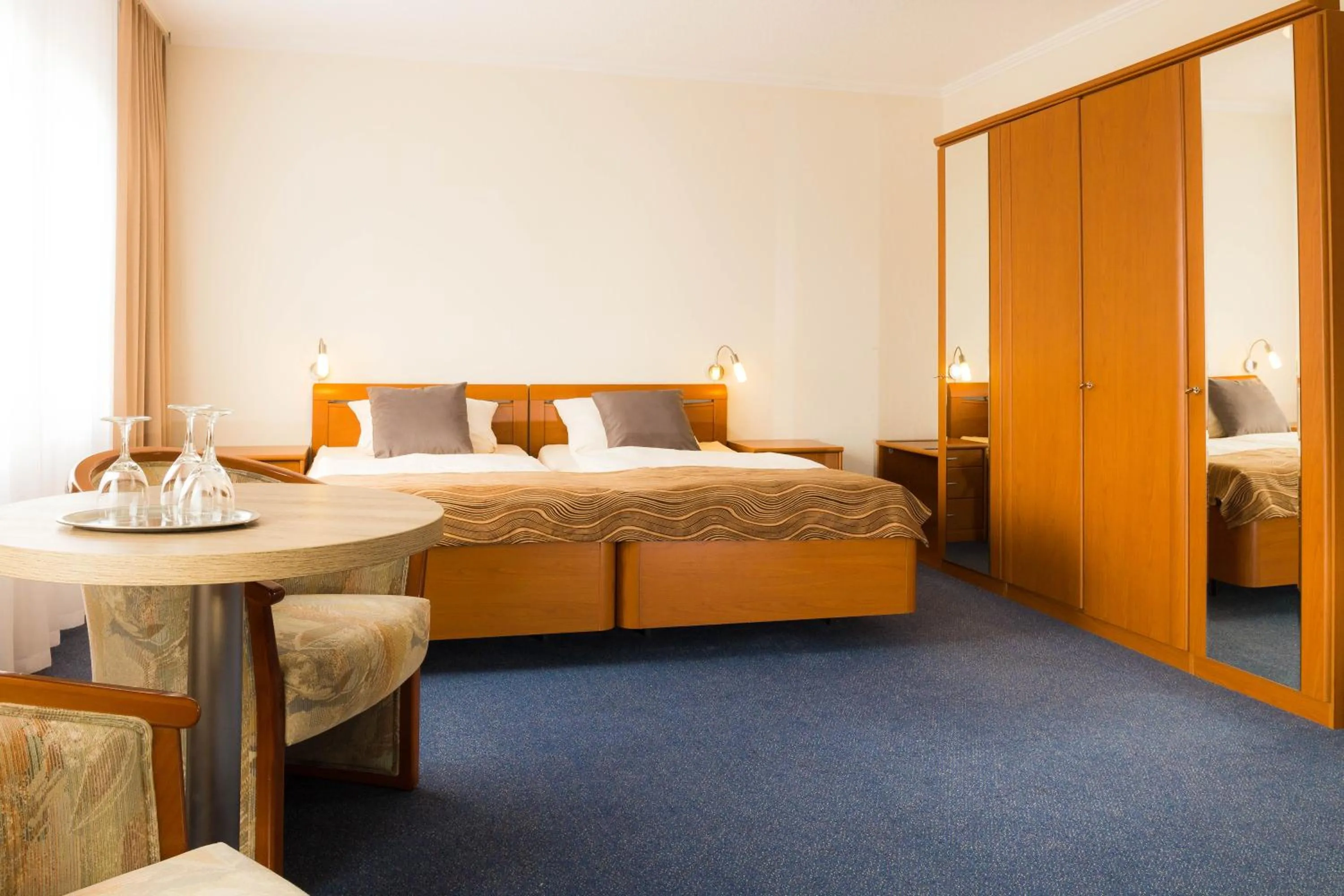 Bed in Strand Hotel Nordsee, Hotel Deichläufer