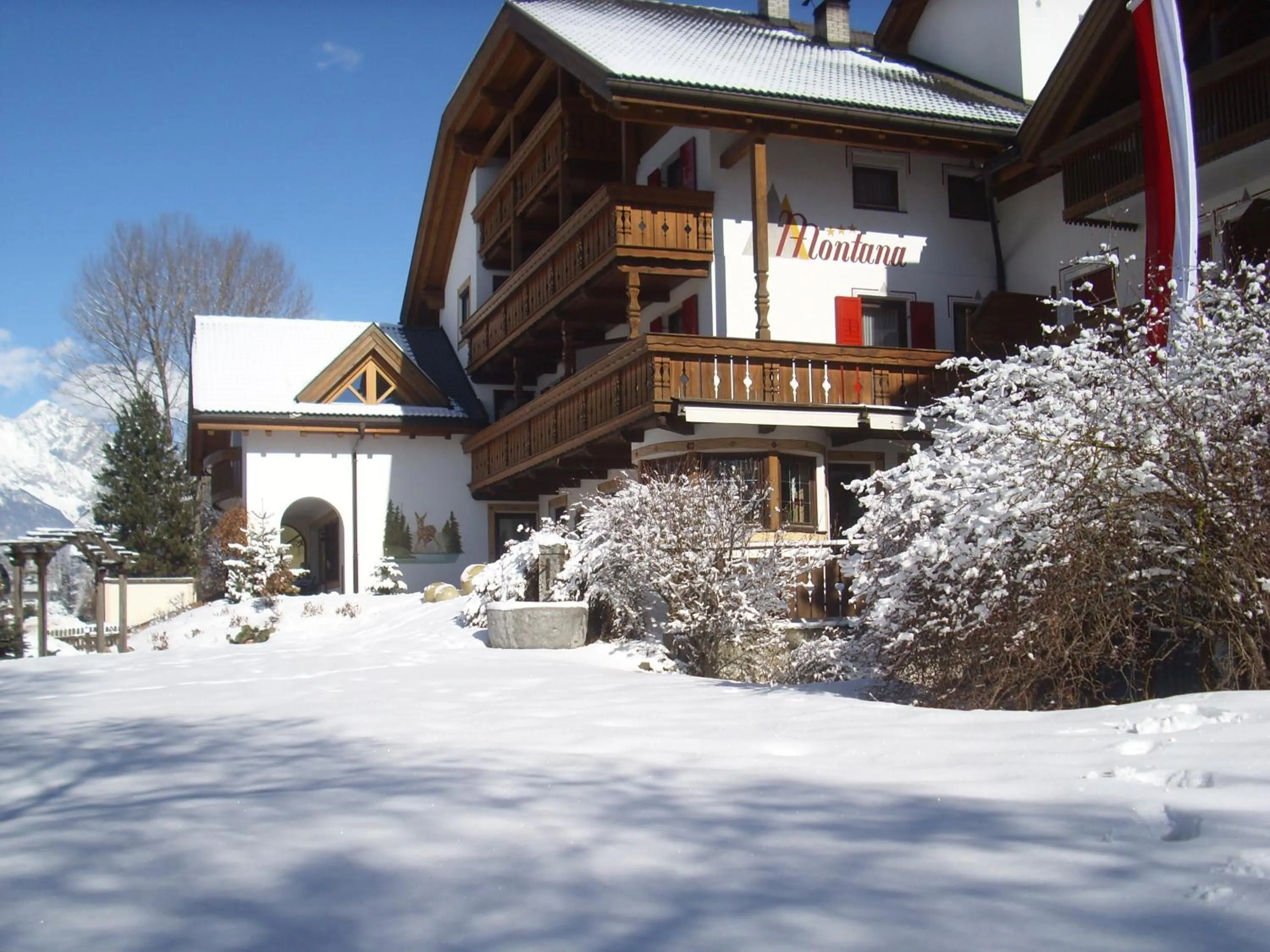 Facade/entrance in Apartments Residence Montana