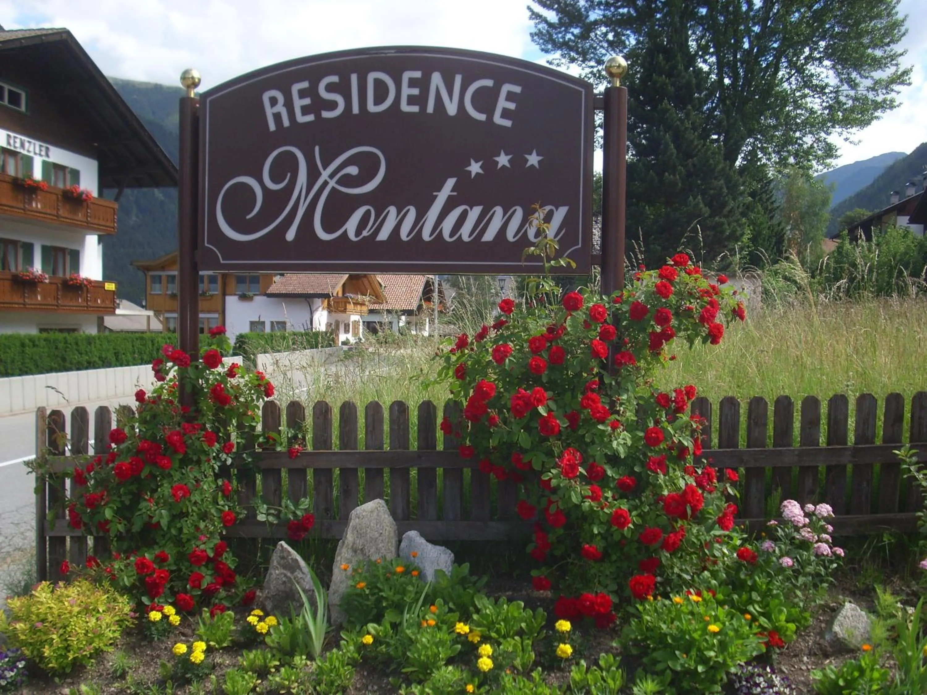 Logo/Certificate/Sign in Apartments Residence Montana