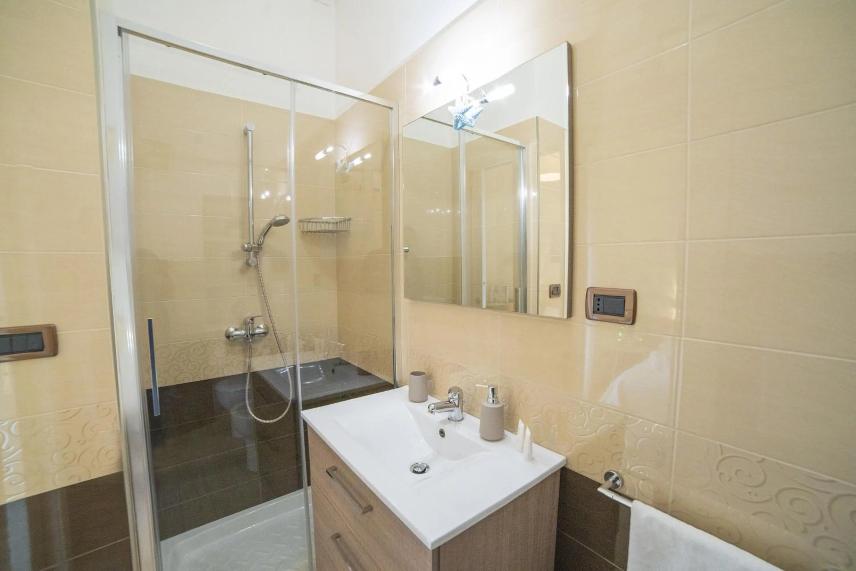 Shower in B&B A Due Passi