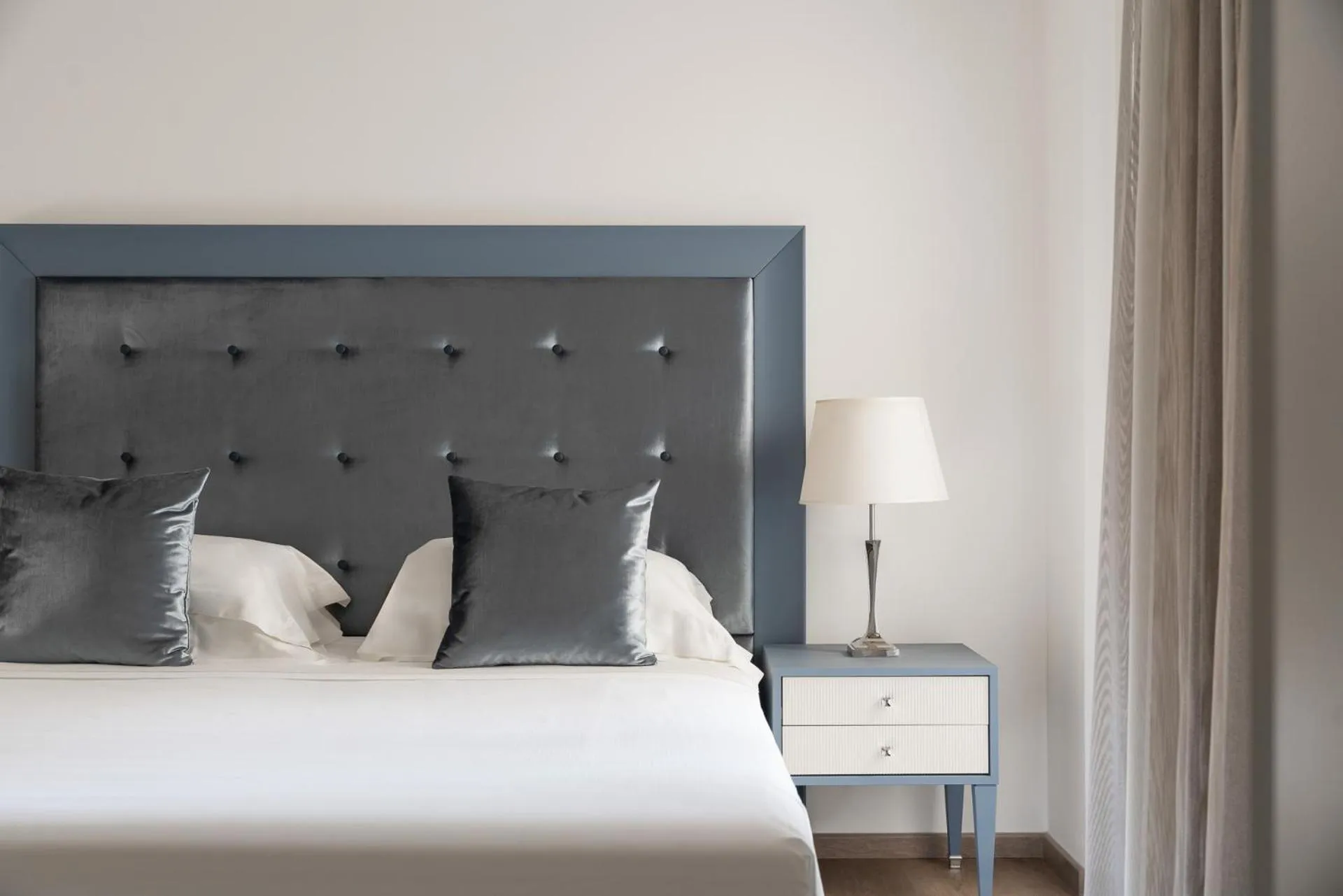 Bed in Grand Hotel Gallia