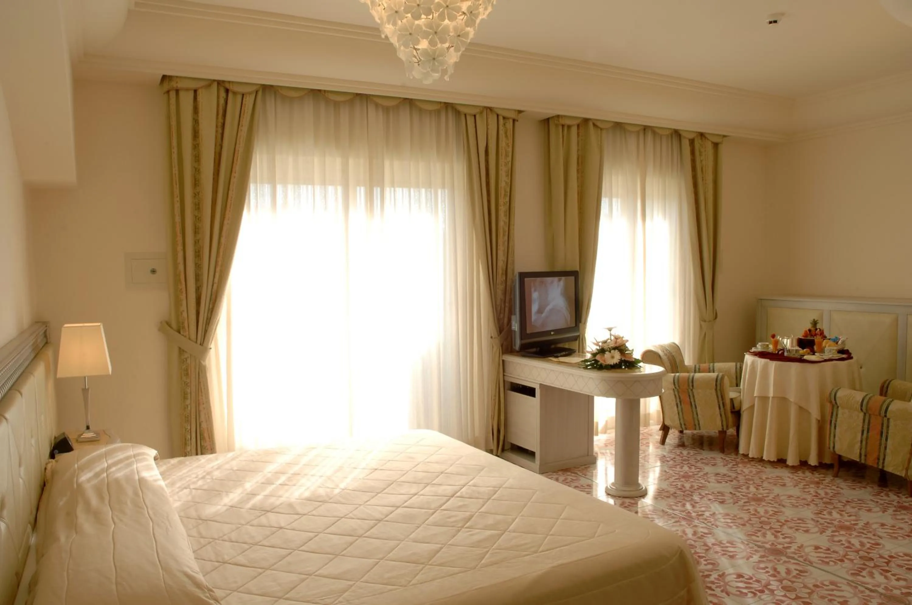 Bed in Grand Hotel Gallia