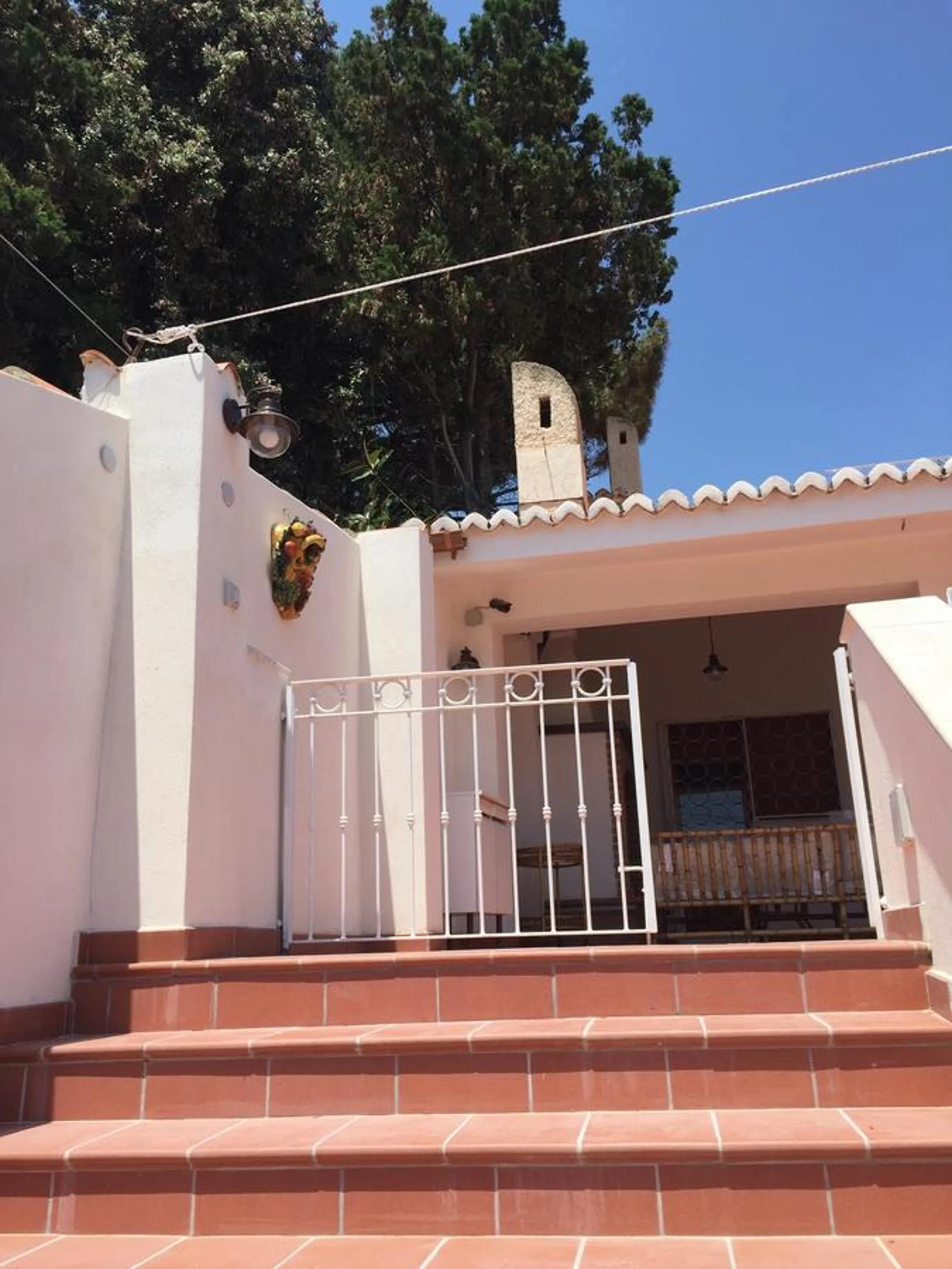 Facade/entrance in B&B Villa sul Mare