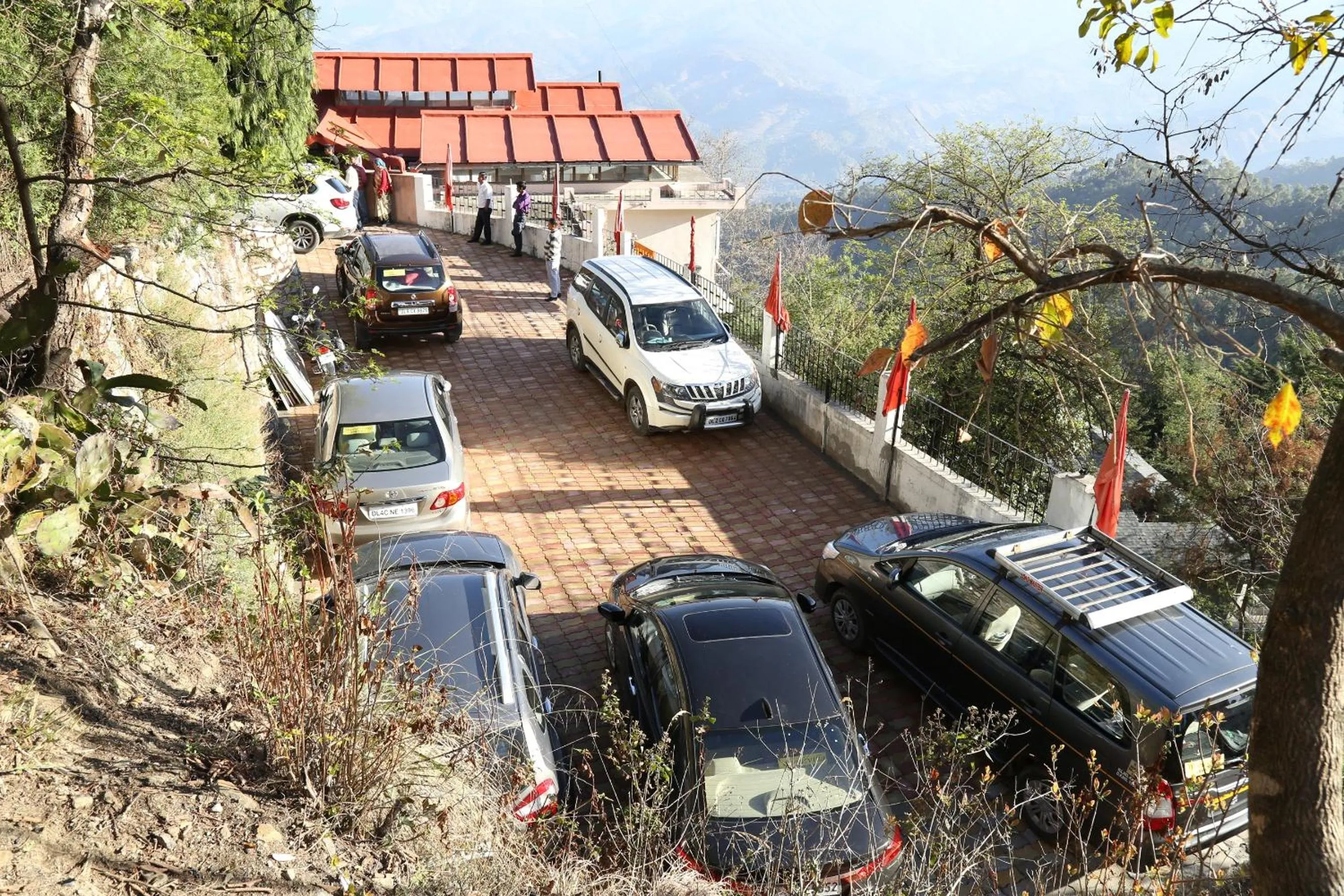 Parking in Woodsvilla Resort Ranikhet