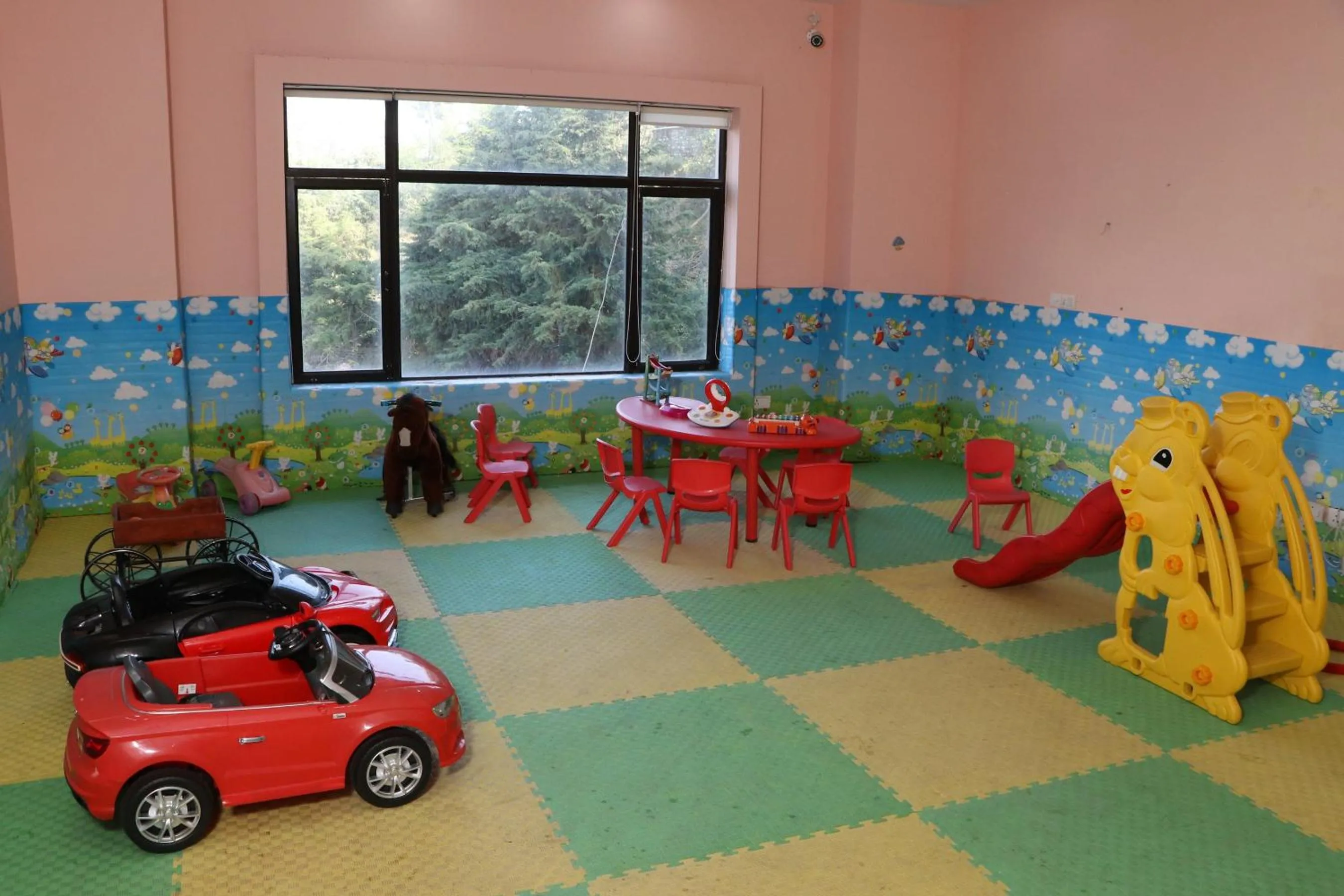 Kids's club in Woodsvilla Resort Ranikhet