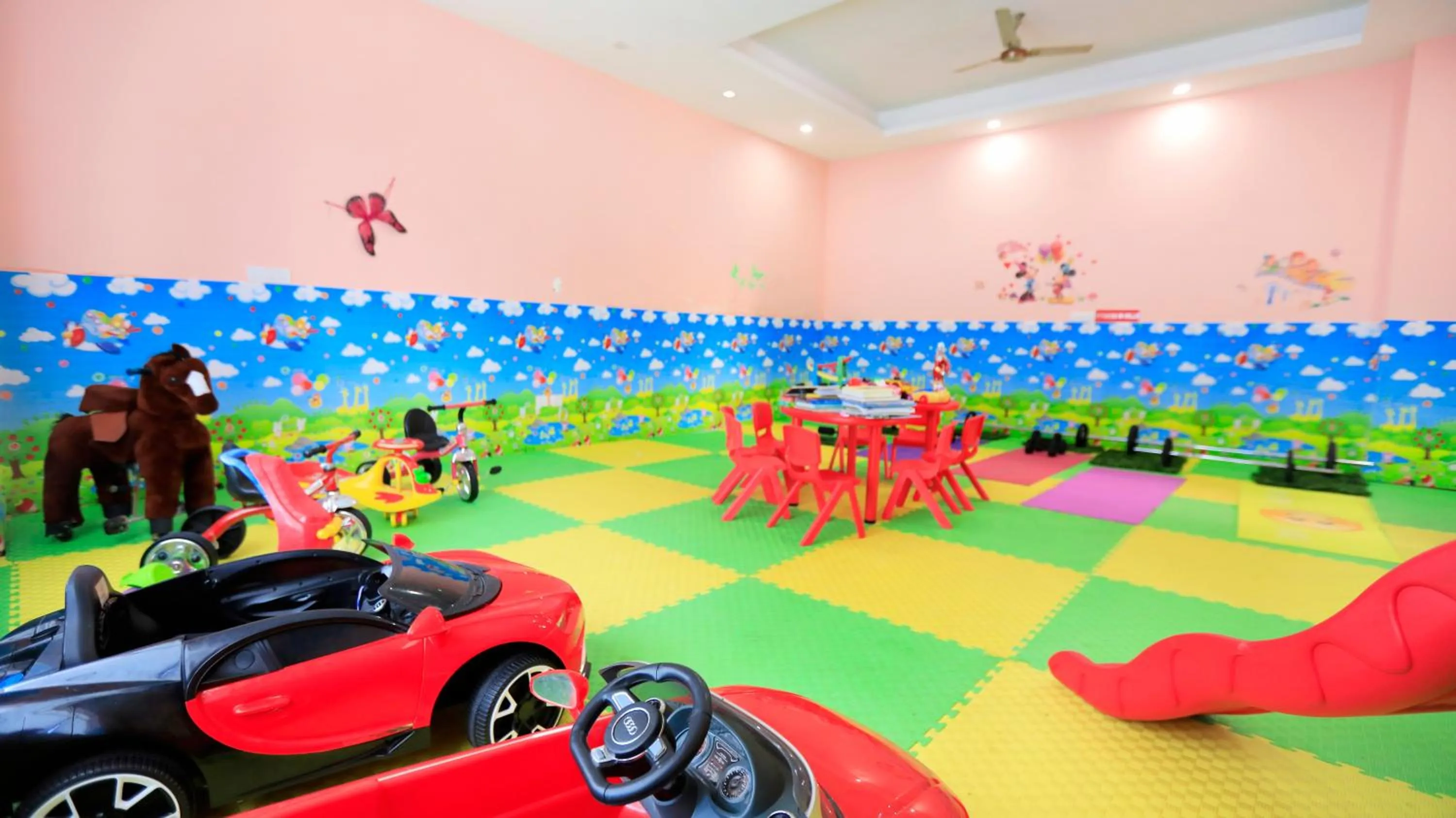 Kids's club in Woodsvilla Resort Ranikhet