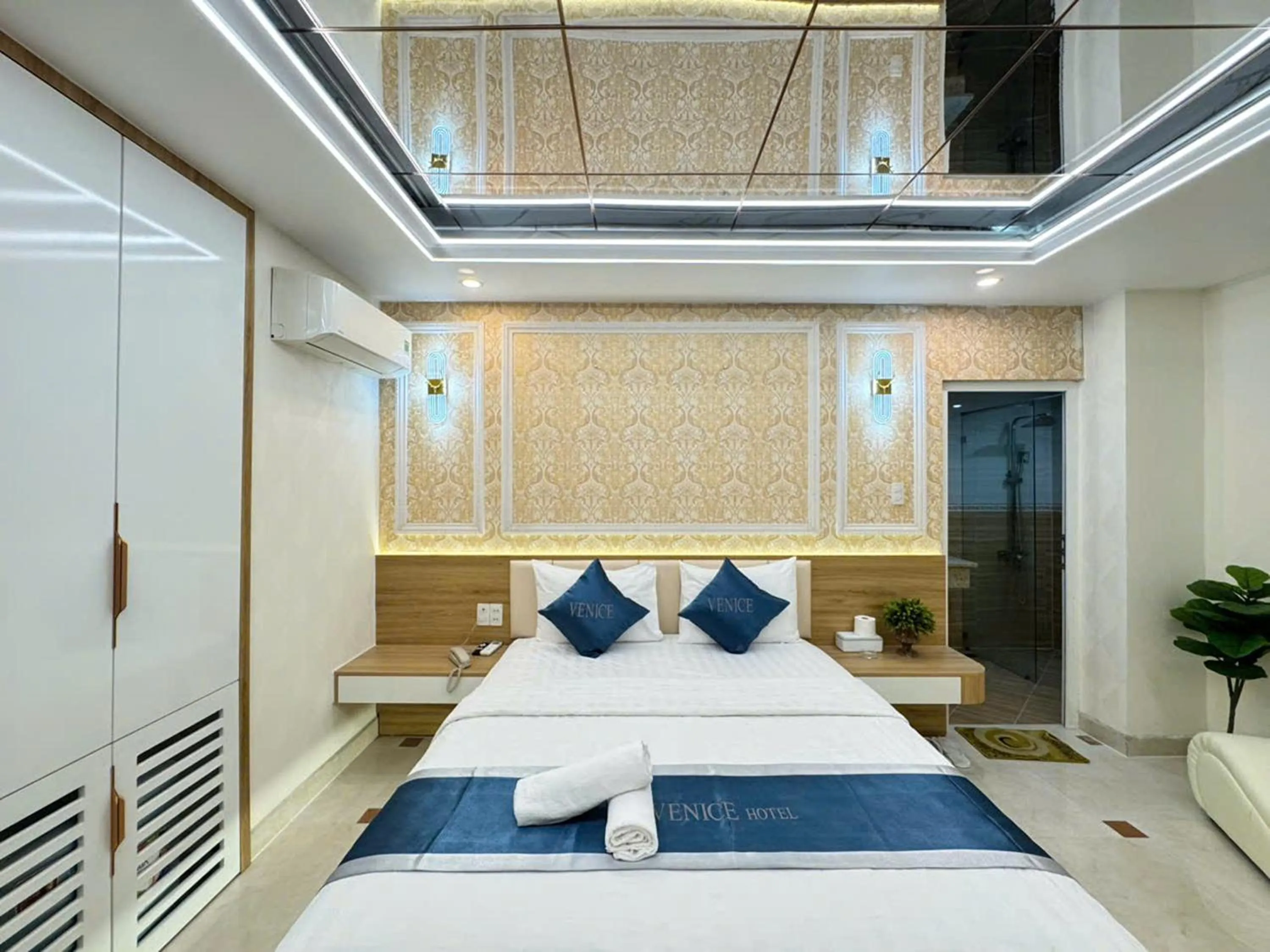 Bed in Minh Ngoc Hotel