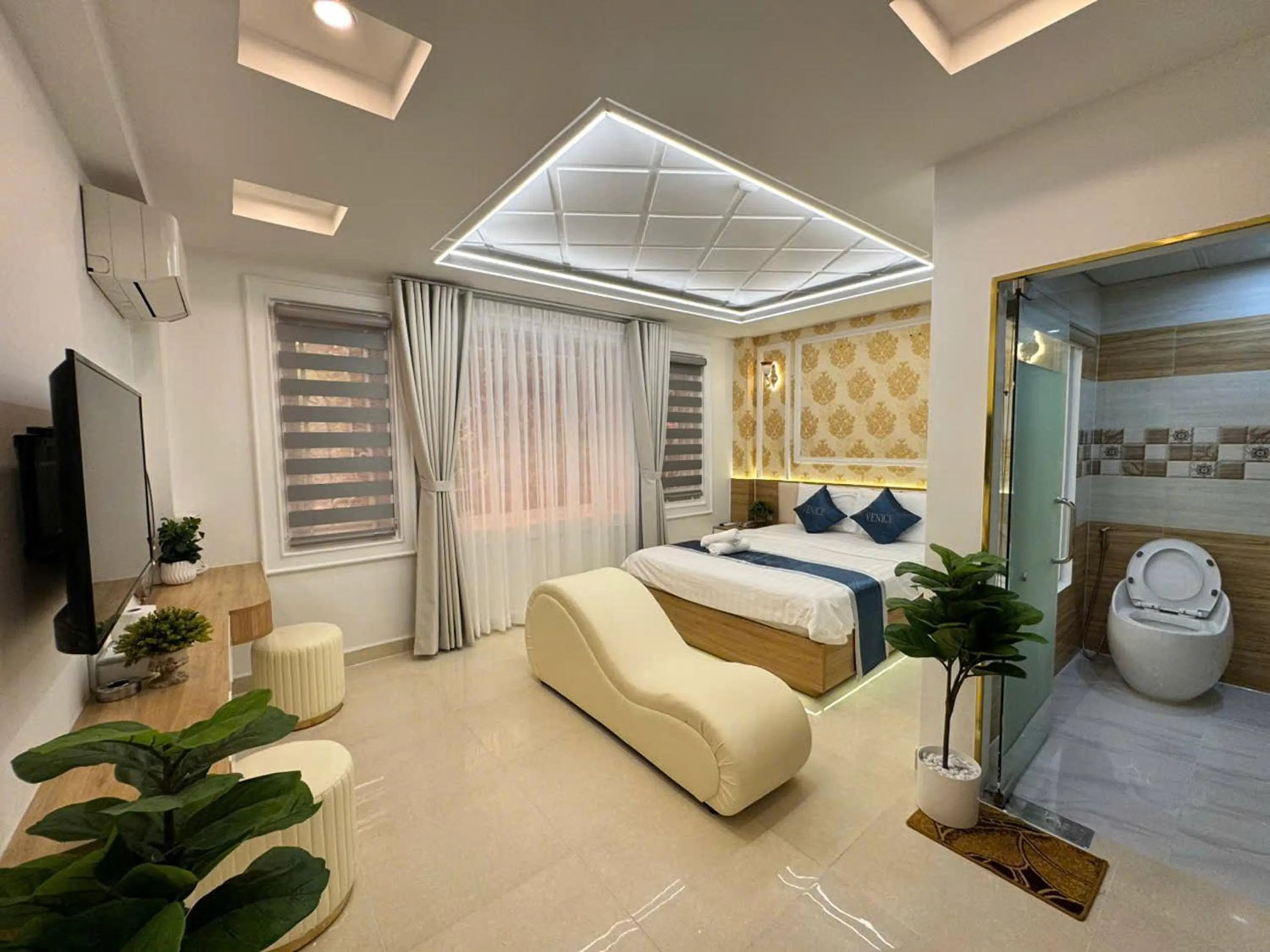 Bed in Minh Ngoc Hotel