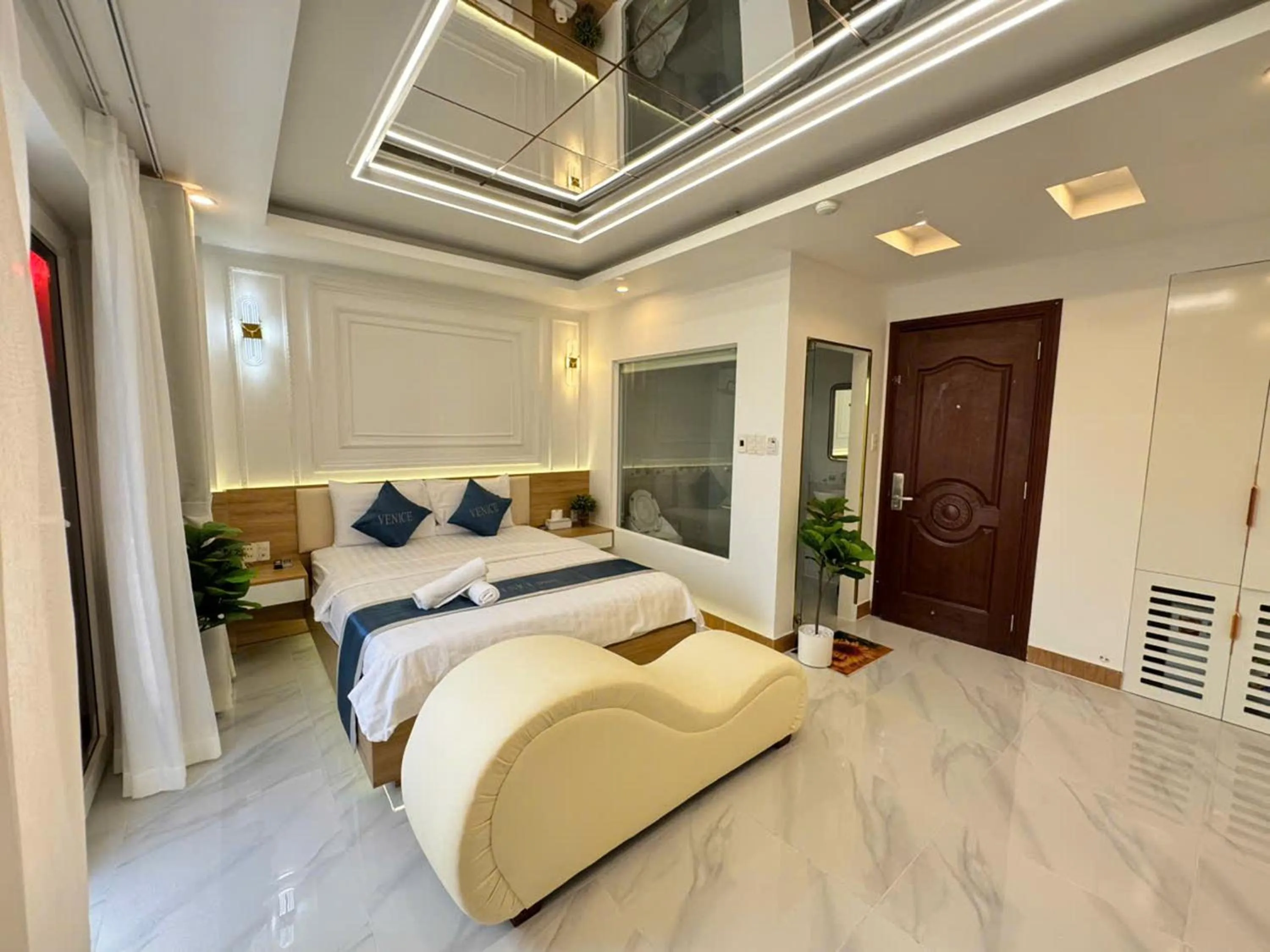 Bedroom, Bed in Minh Ngoc Hotel