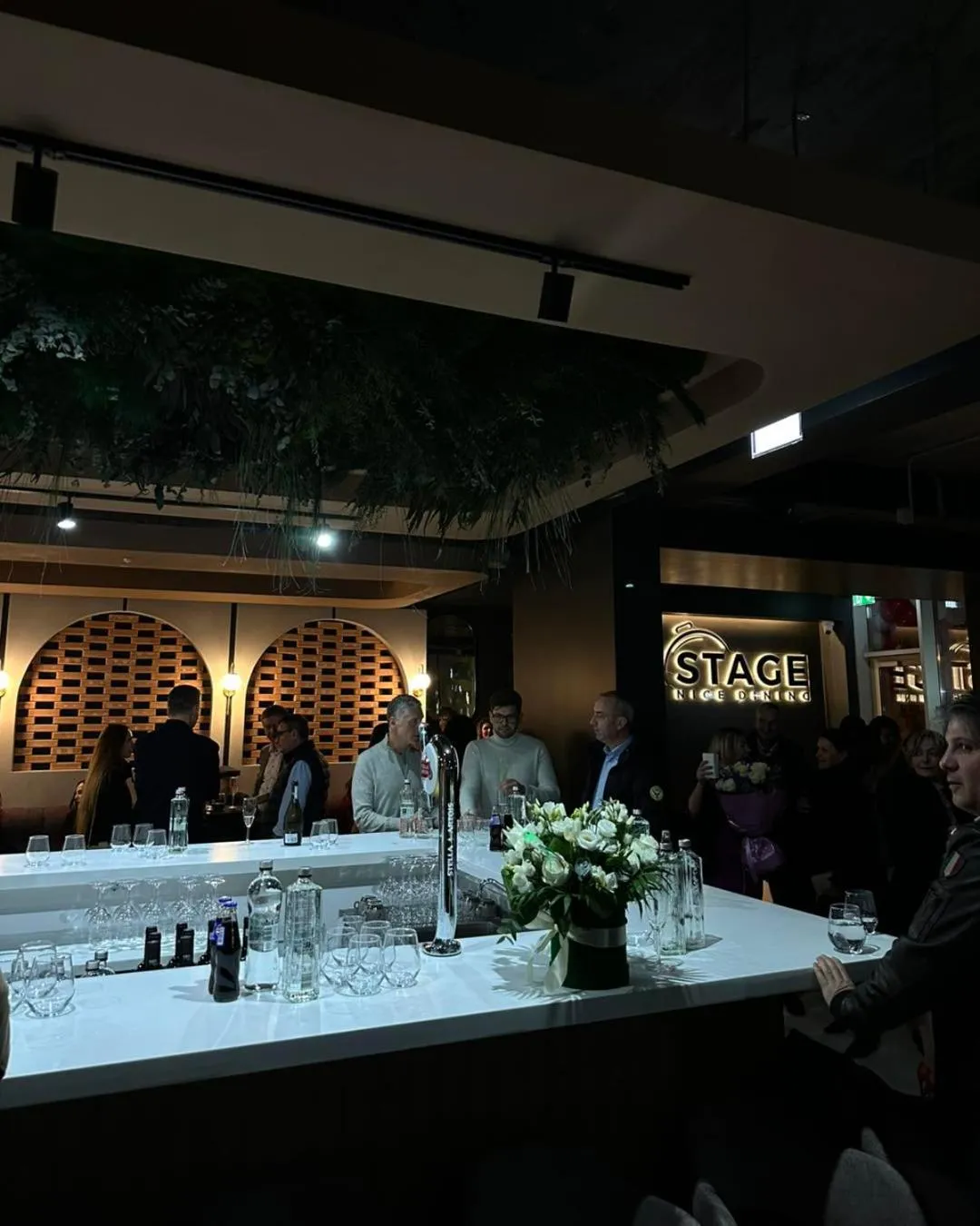 Restaurant/places to eat in Central Suites