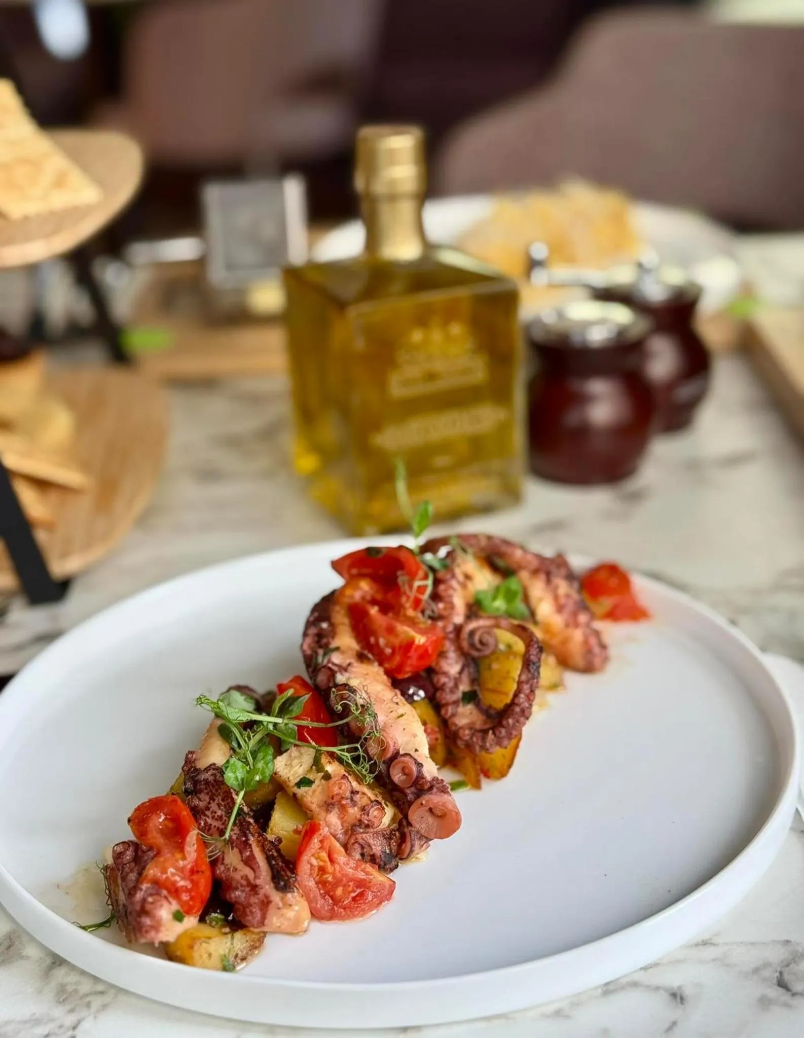 Restaurant/places to eat in Central Suites