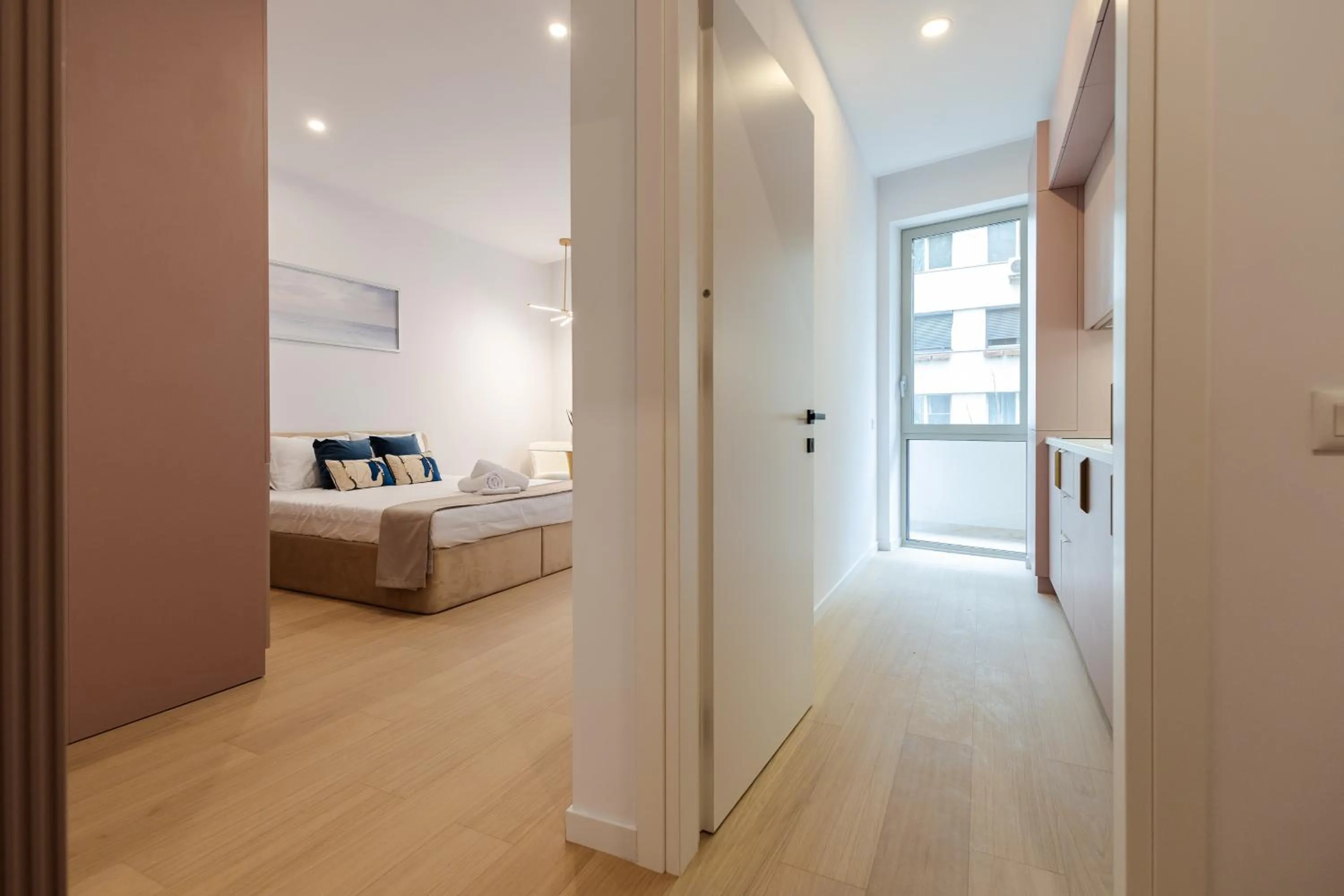 Bedroom, Bed in Central Suites