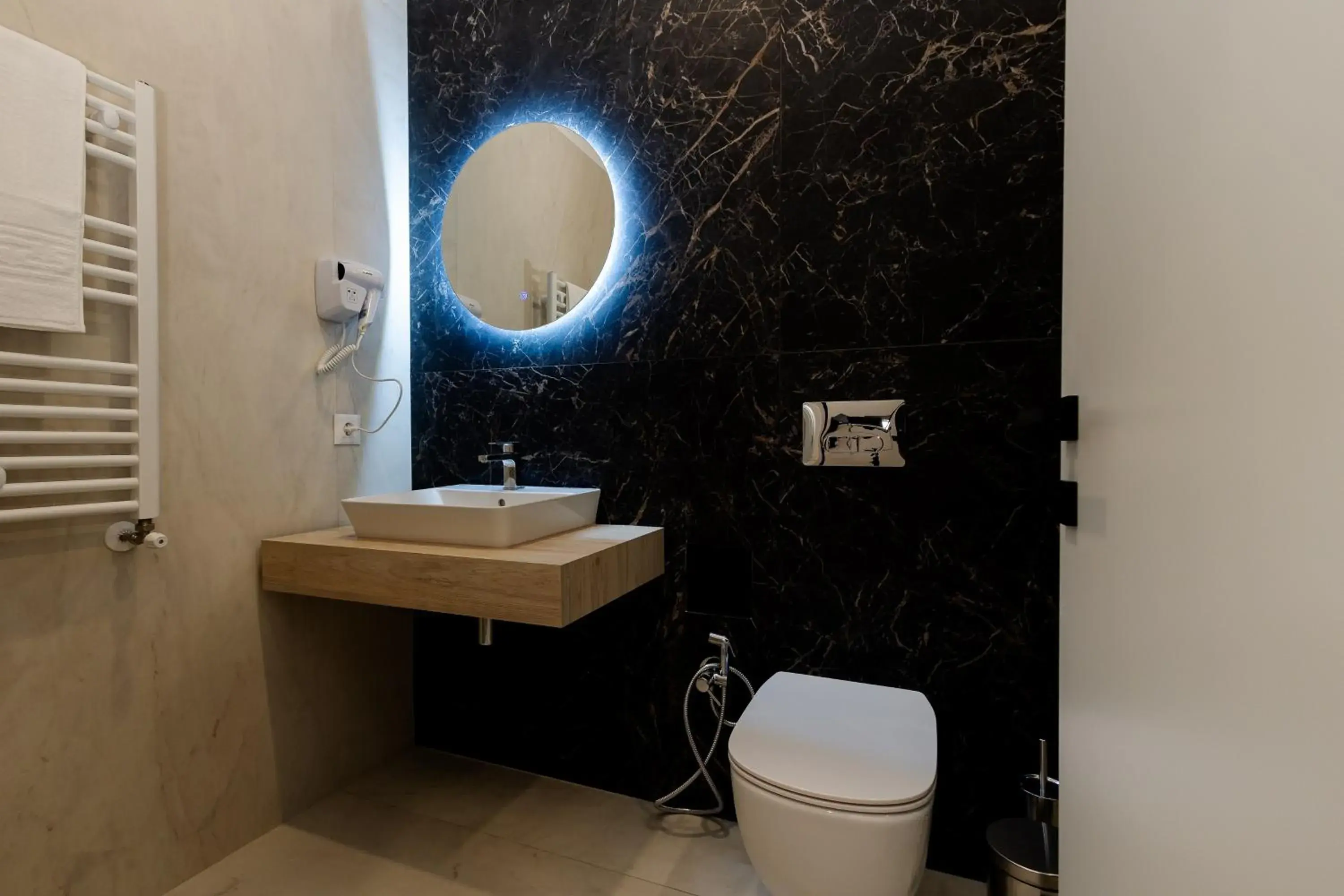 One-Bedroom Apartment - single occupancy in Central Suites One-Bedroom Apartment - single occupancy in Central Suites