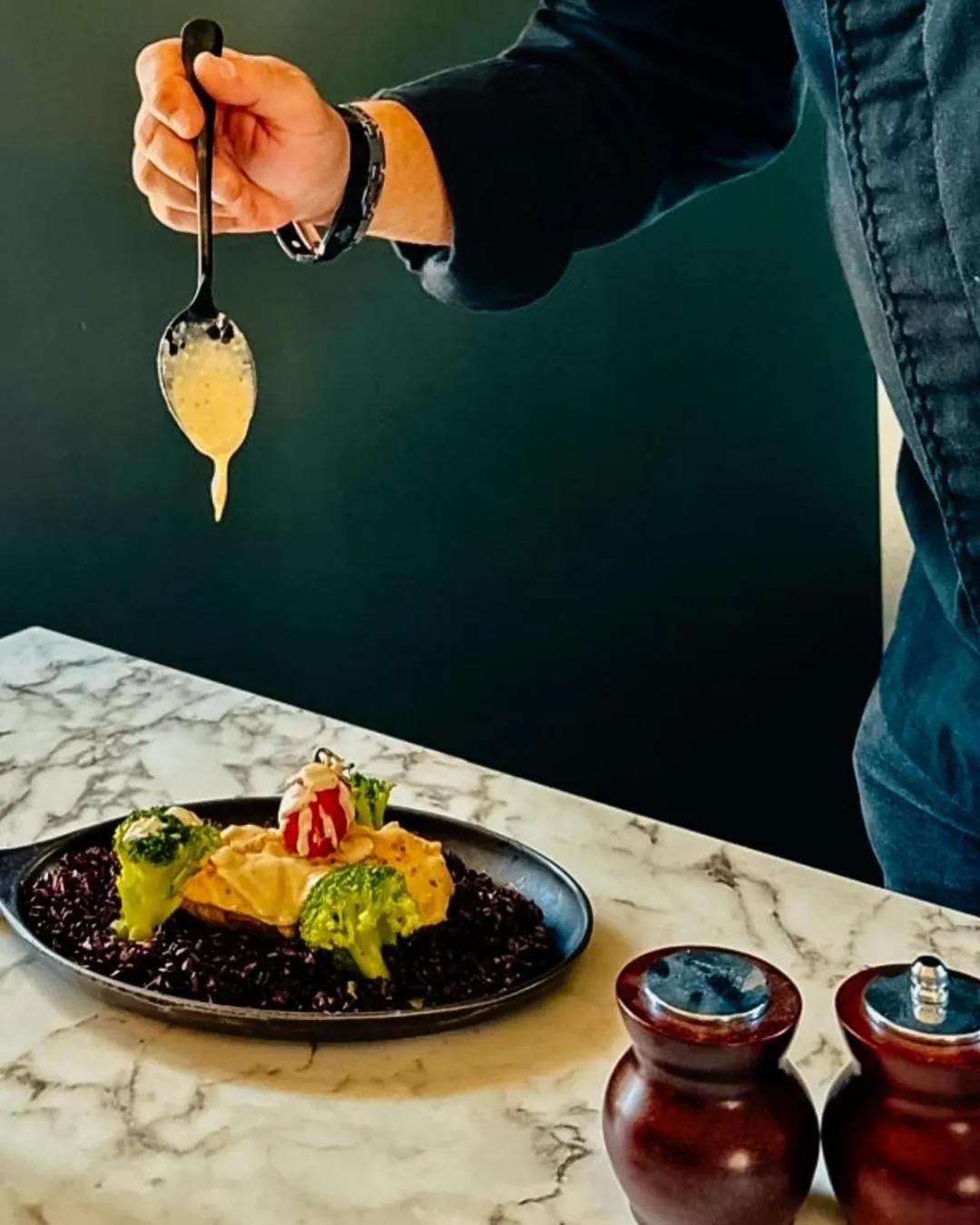 Restaurant/places to eat in Central Suites