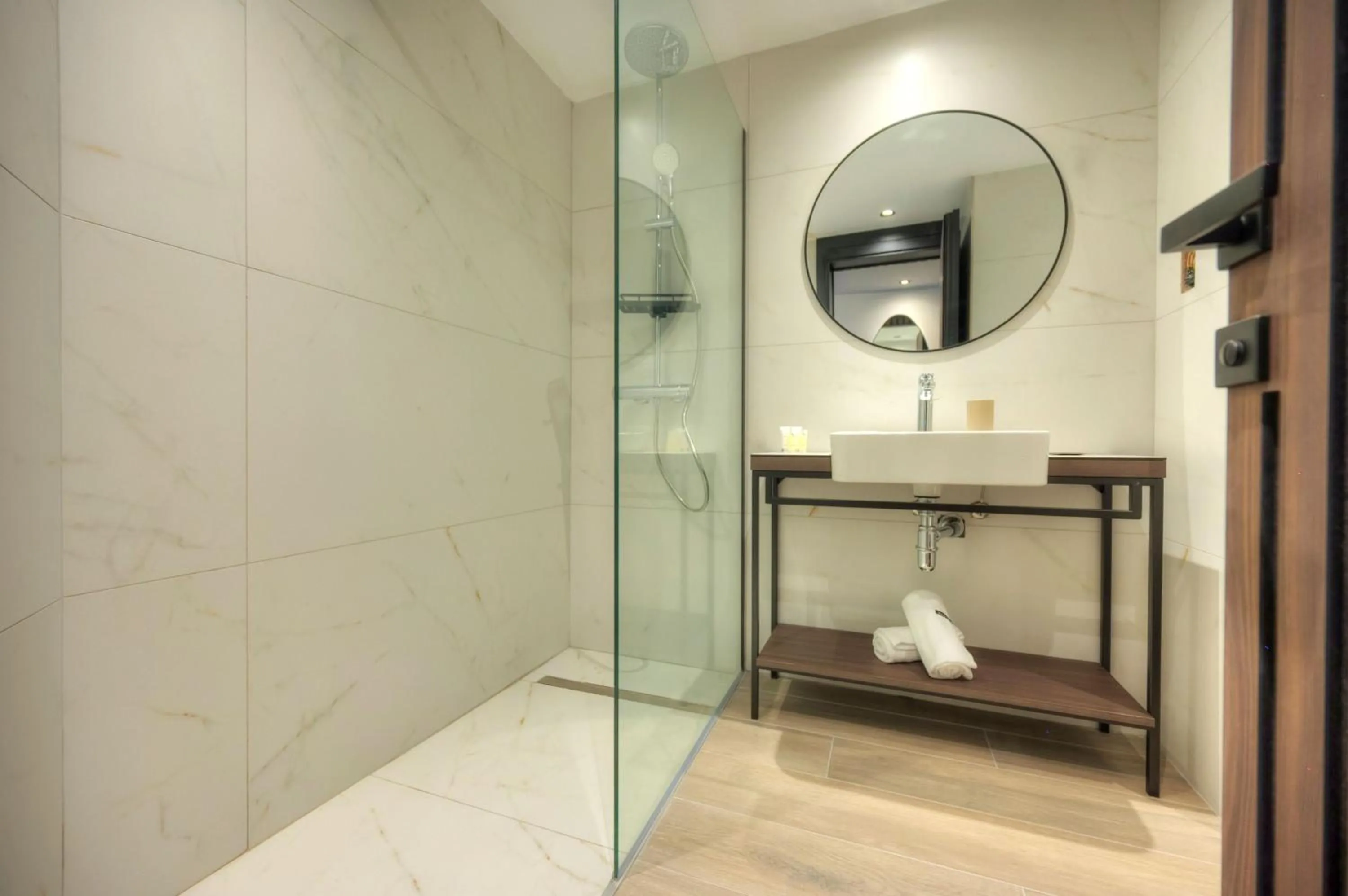 Shower in ASTE hotel