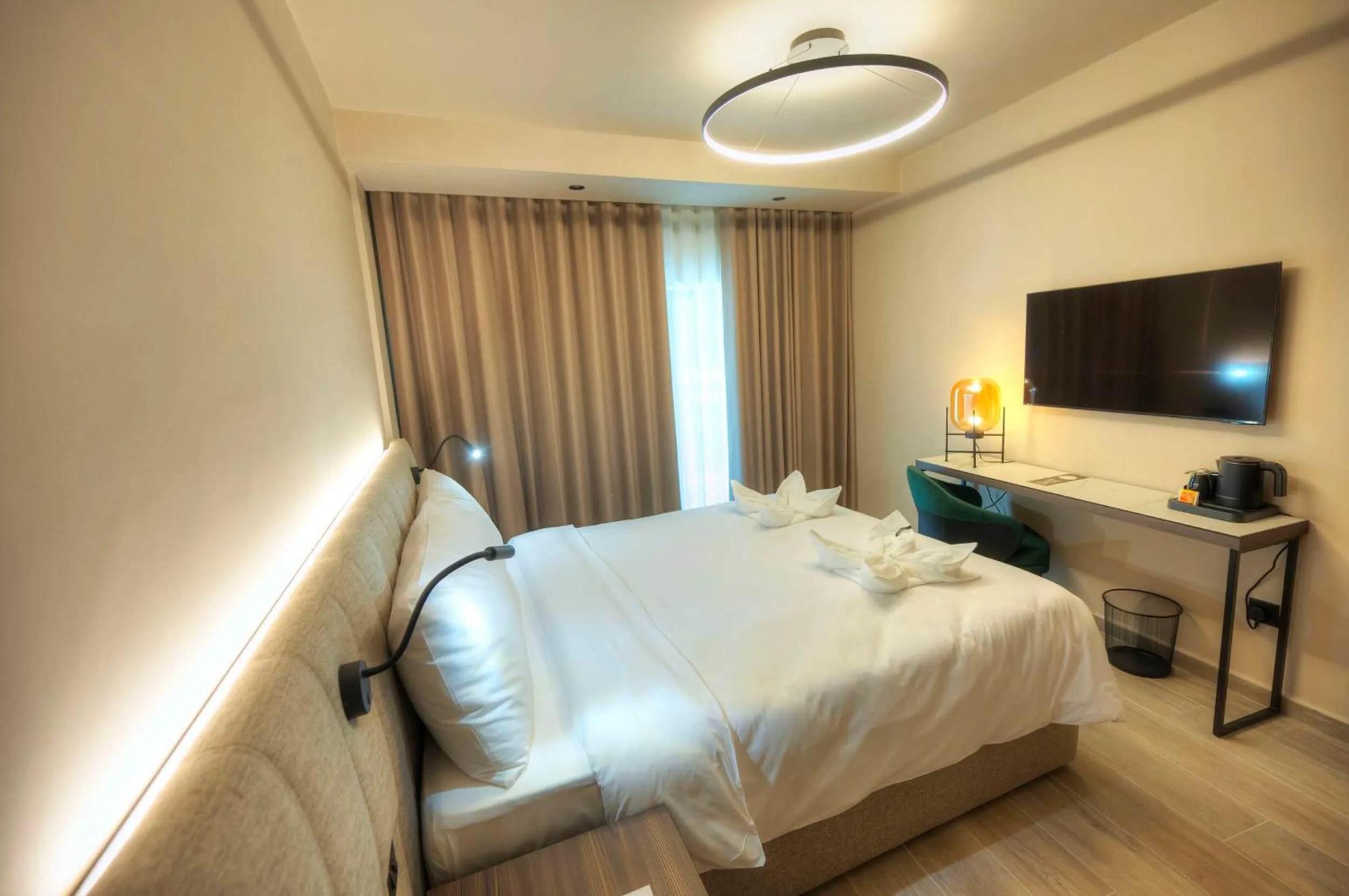 Photo of the whole room, Bed in ASTE hotel