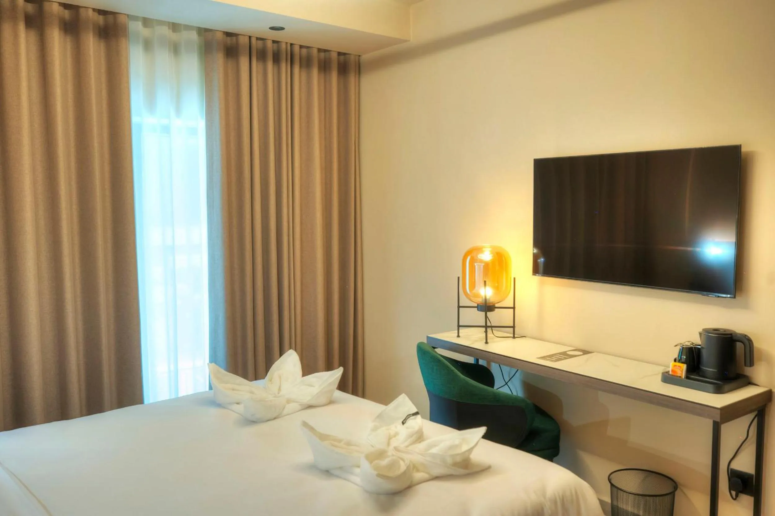 Photo of the whole room, Bed in ASTE hotel