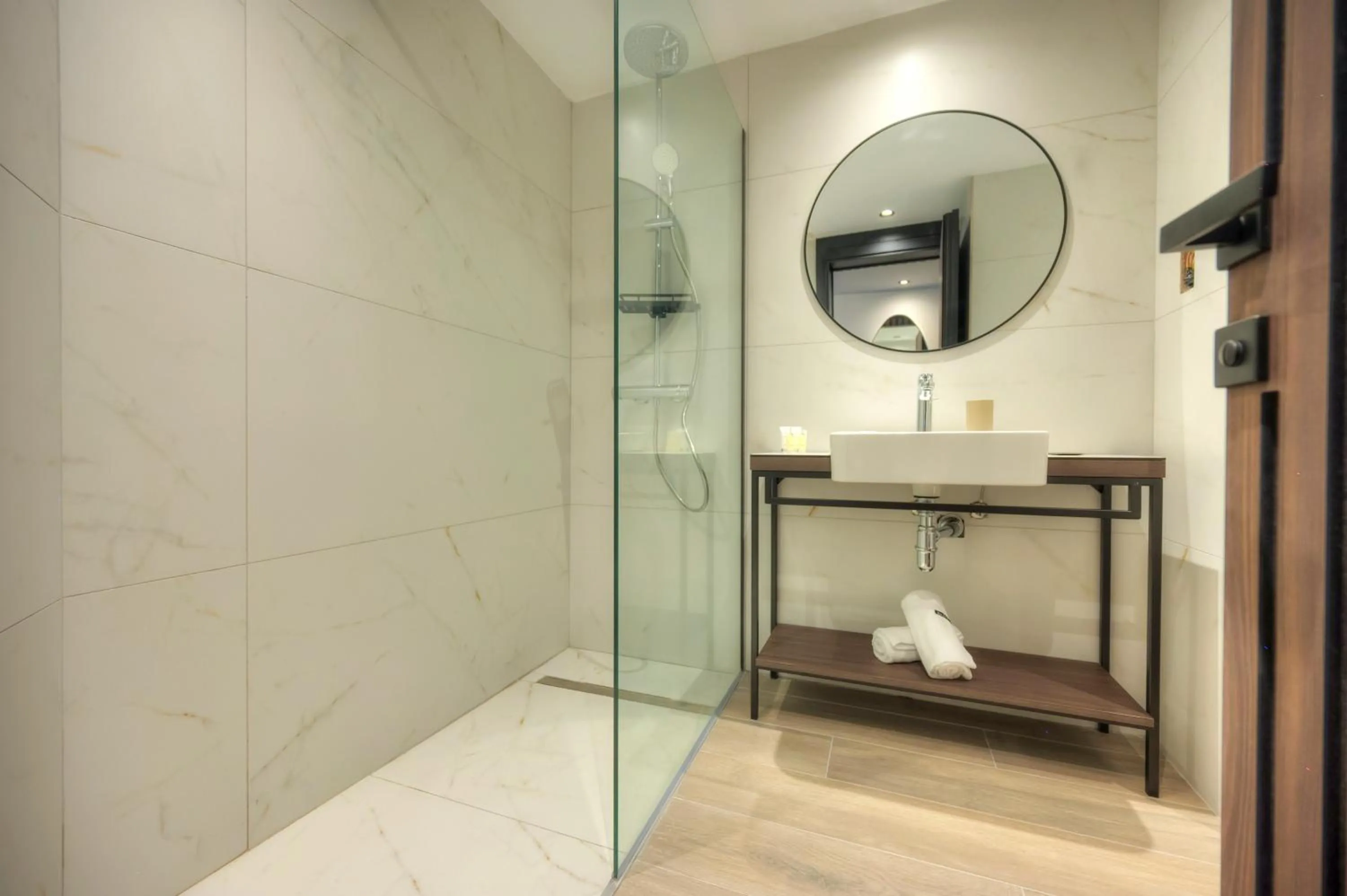 Bathroom in ASTE hotel