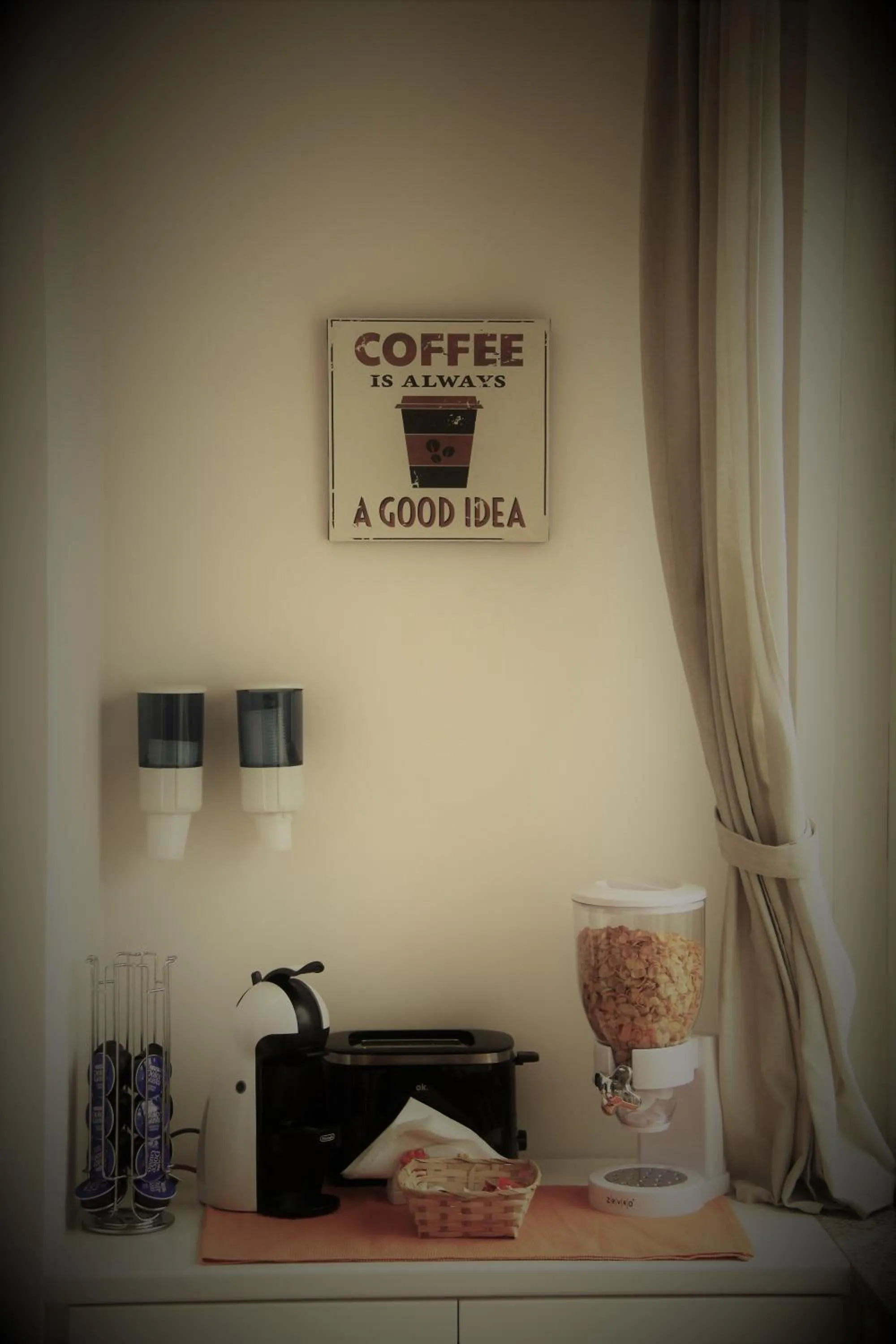 Coffee/tea facilities in Zefiro B&B