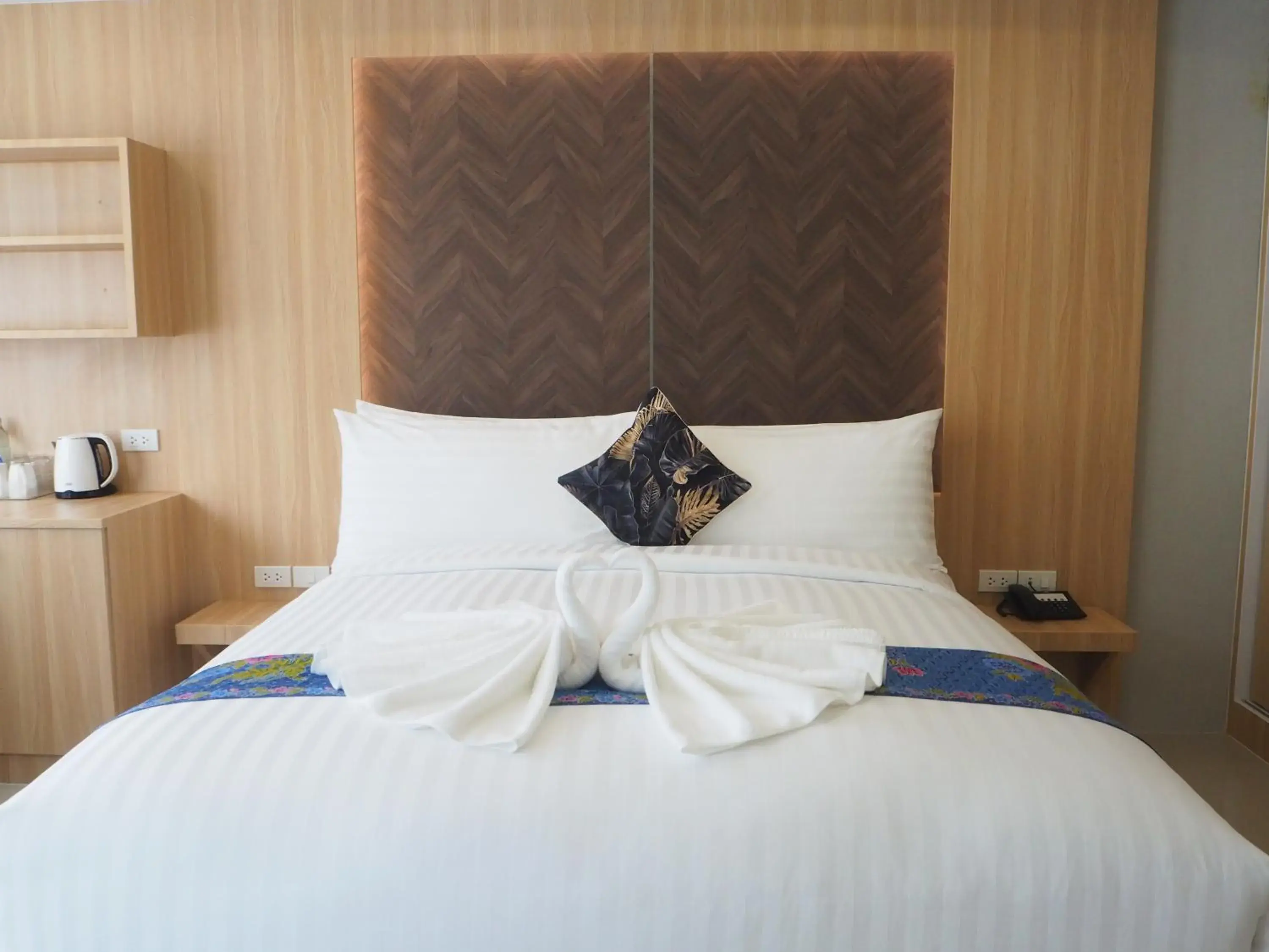 Deluxe King Room in The Village Poshtel Deluxe King Room in The Village Poshtel