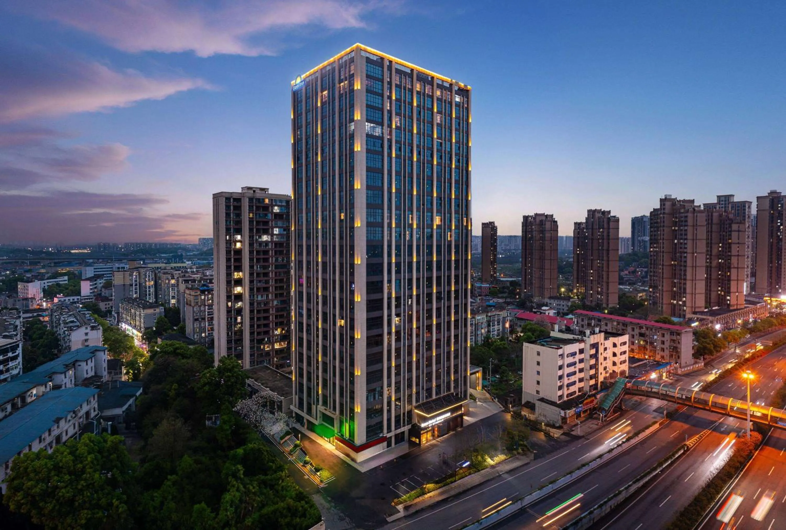 Property building in Days Hotel by Wyndham Zhuzhou Shifeng