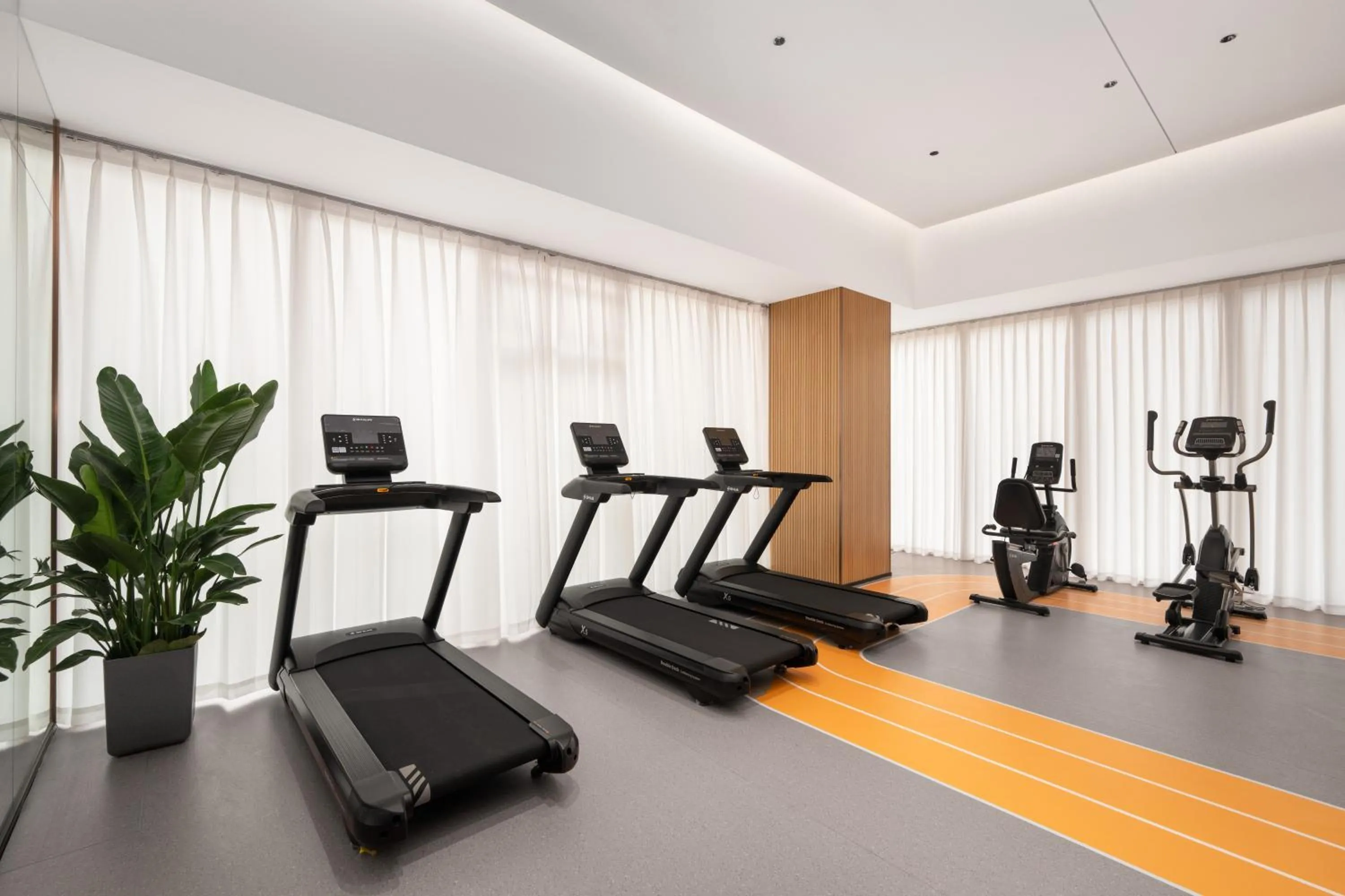 Fitness centre/facilities in Ramada by Wyndham Guangzhou Huangpu