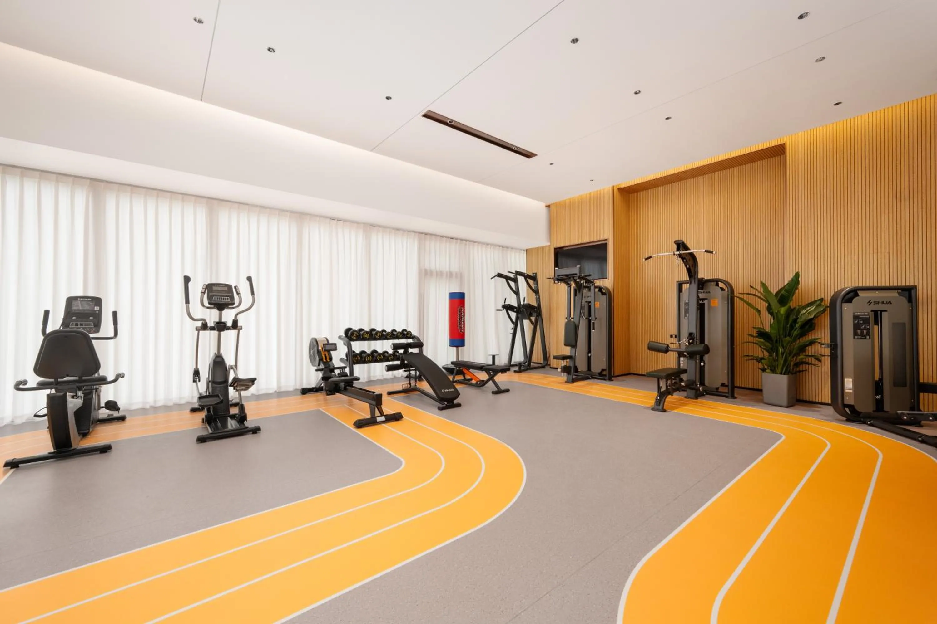 Fitness centre/facilities in Ramada by Wyndham Guangzhou Huangpu