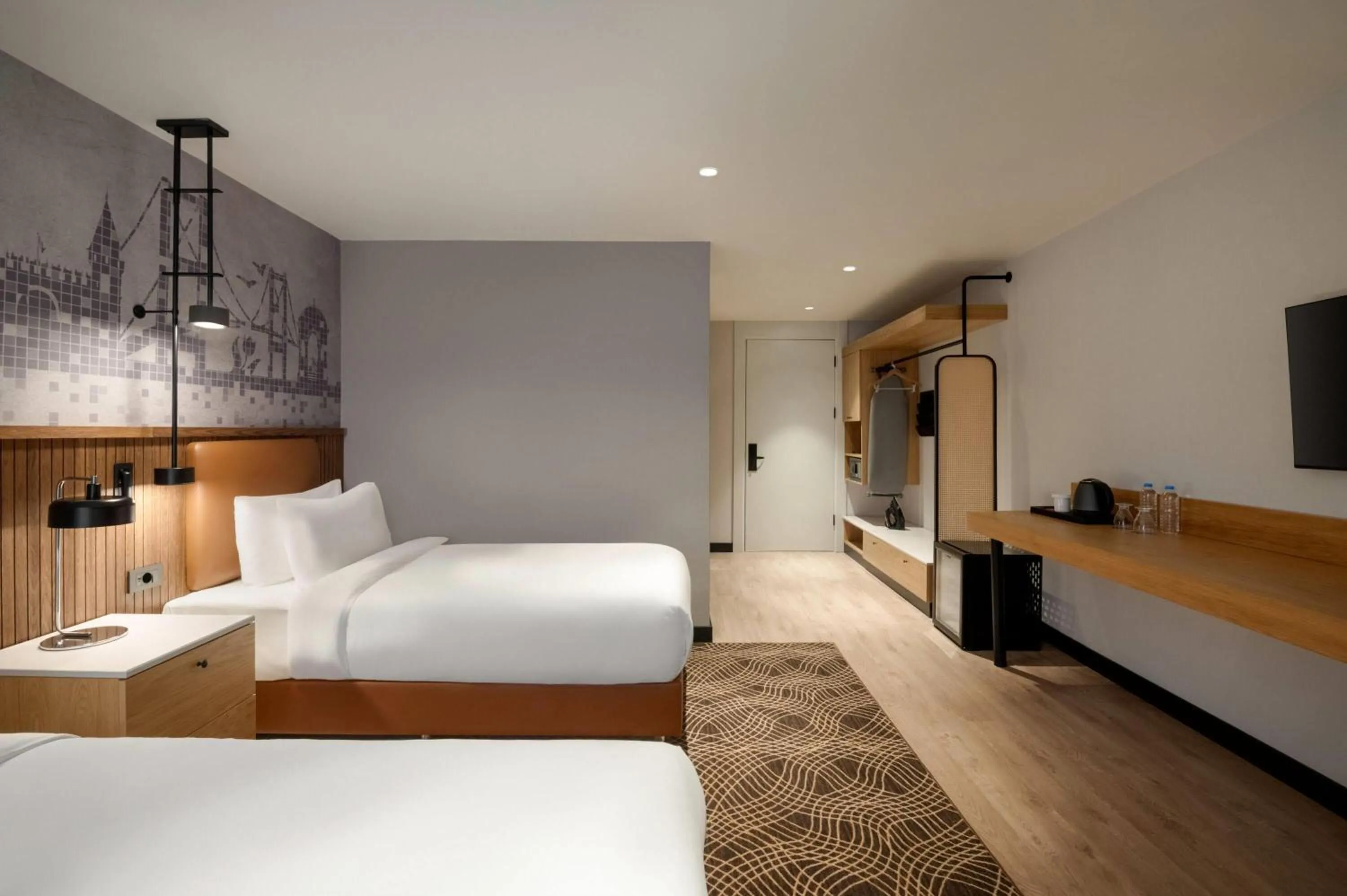 Photo of the whole room, Bed in Tryp by Wyndham Istanbul Beyoglu