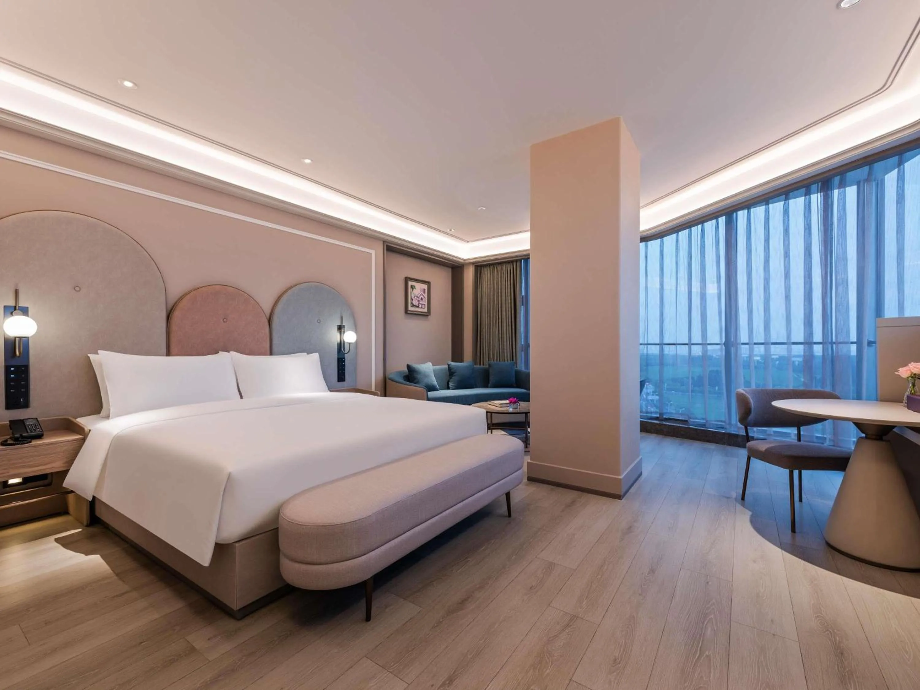 Bedroom, Bed in Mercure Nantong Suxitong Riverside