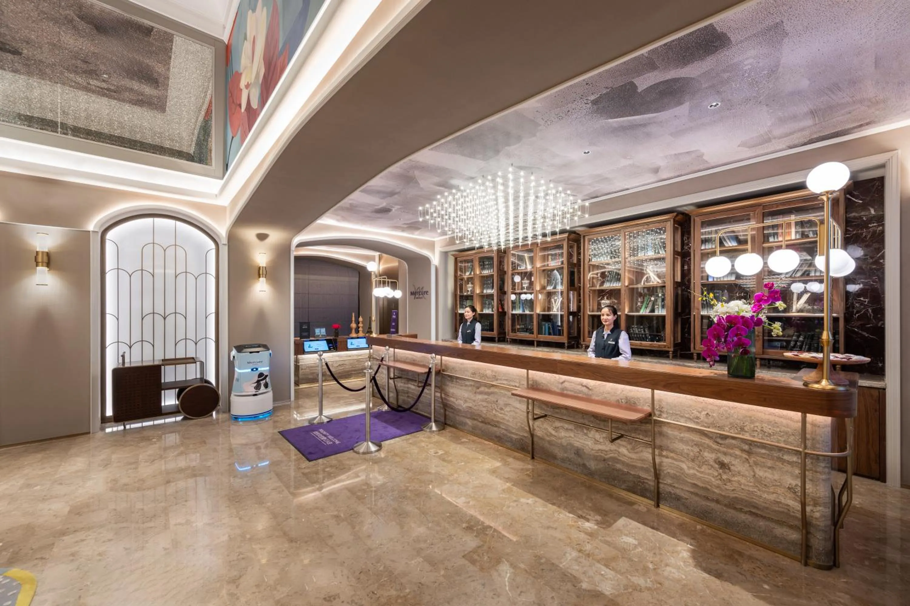 Lobby or reception in Mercure Nantong Suxitong Riverside