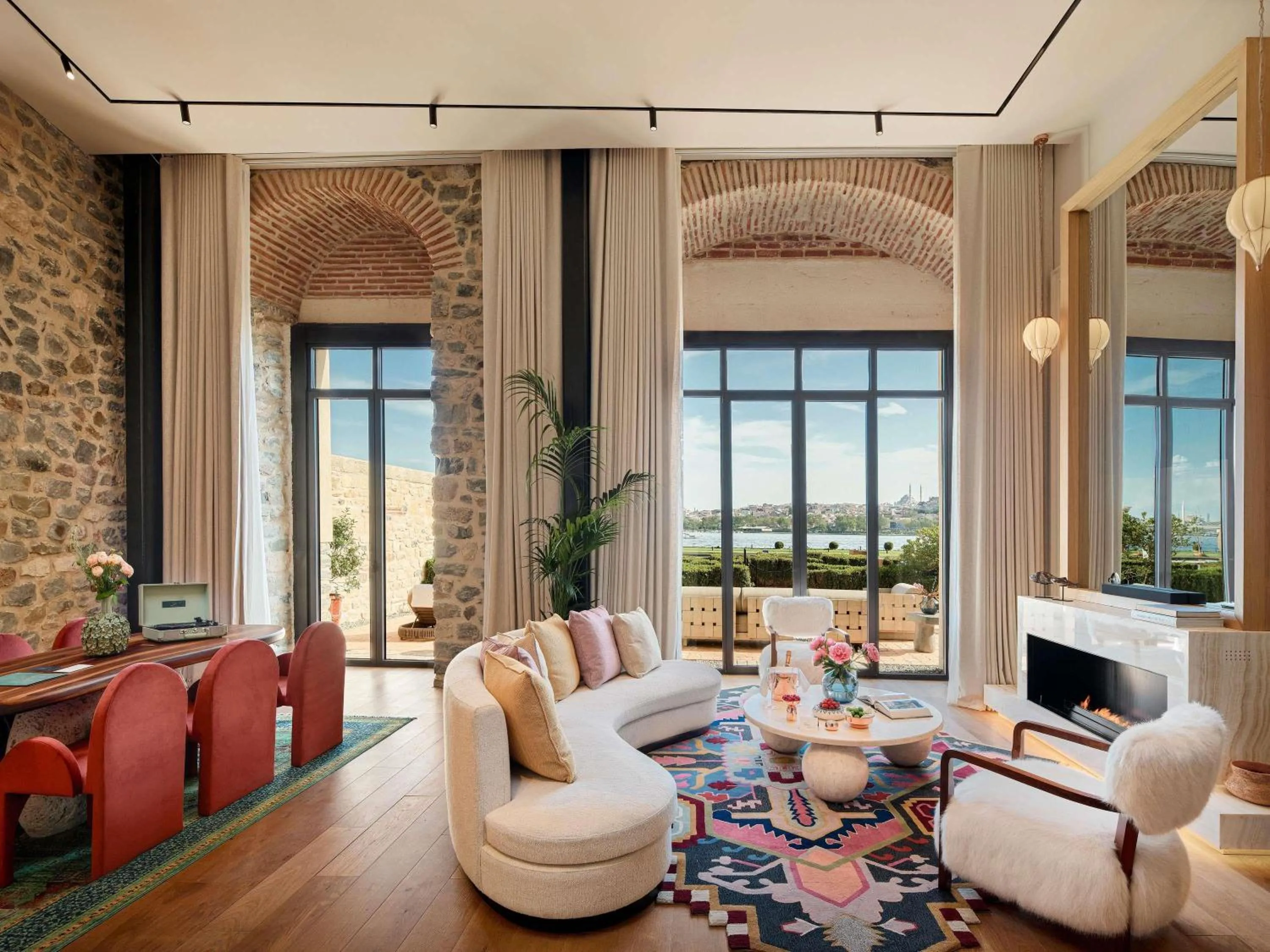 Photo of the whole room in Aliée Istanbul - A Paris Society Collection Hotel