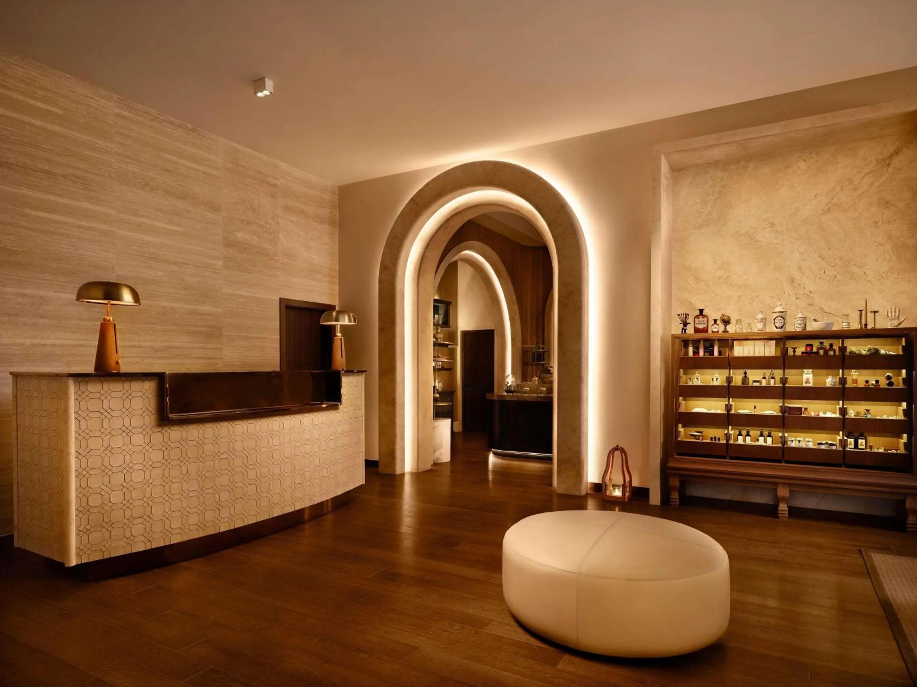Lounge or bar in Aliée Istanbul - A Paris Society Collection Hotel