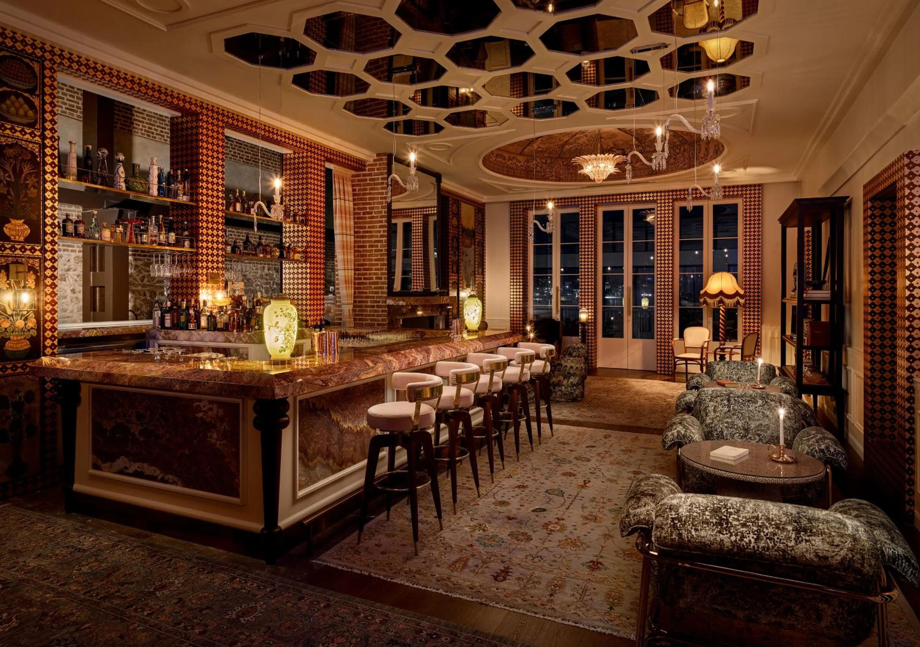 Lounge or bar in Aliée Istanbul - A Paris Society Collection Hotel