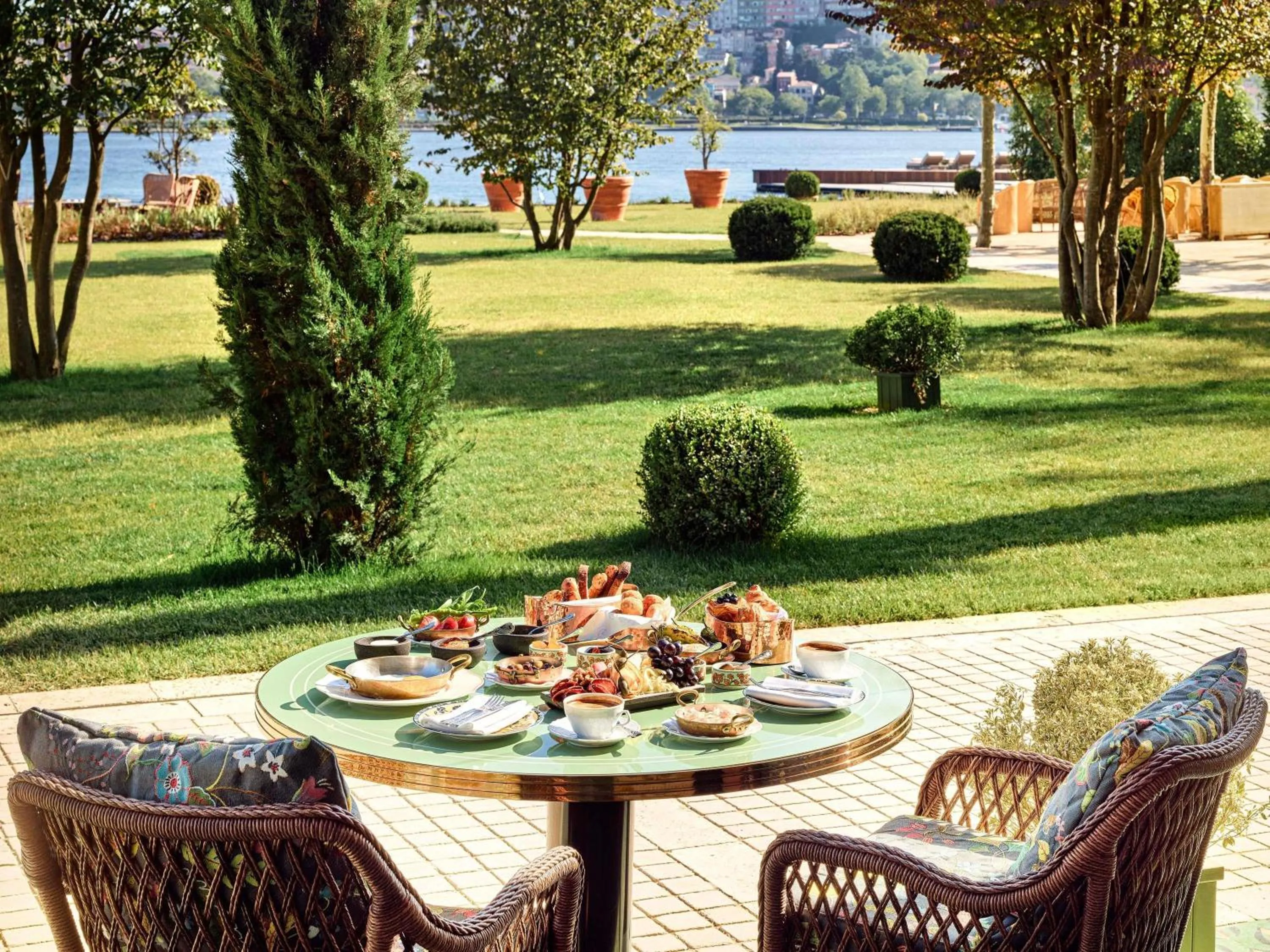 Garden in Aliée Istanbul - A Paris Society Collection Hotel