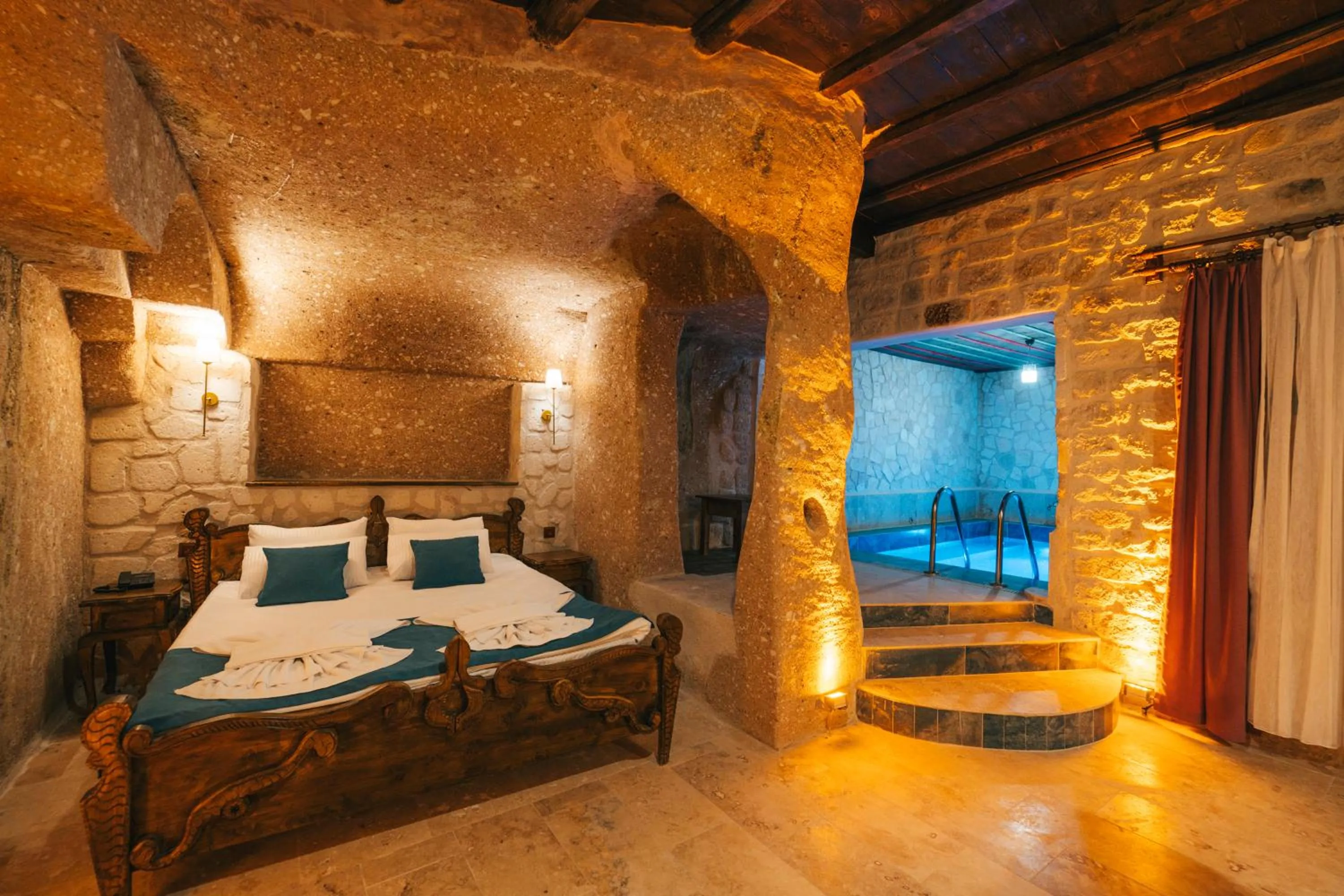 Bed in Cappatria Cave House