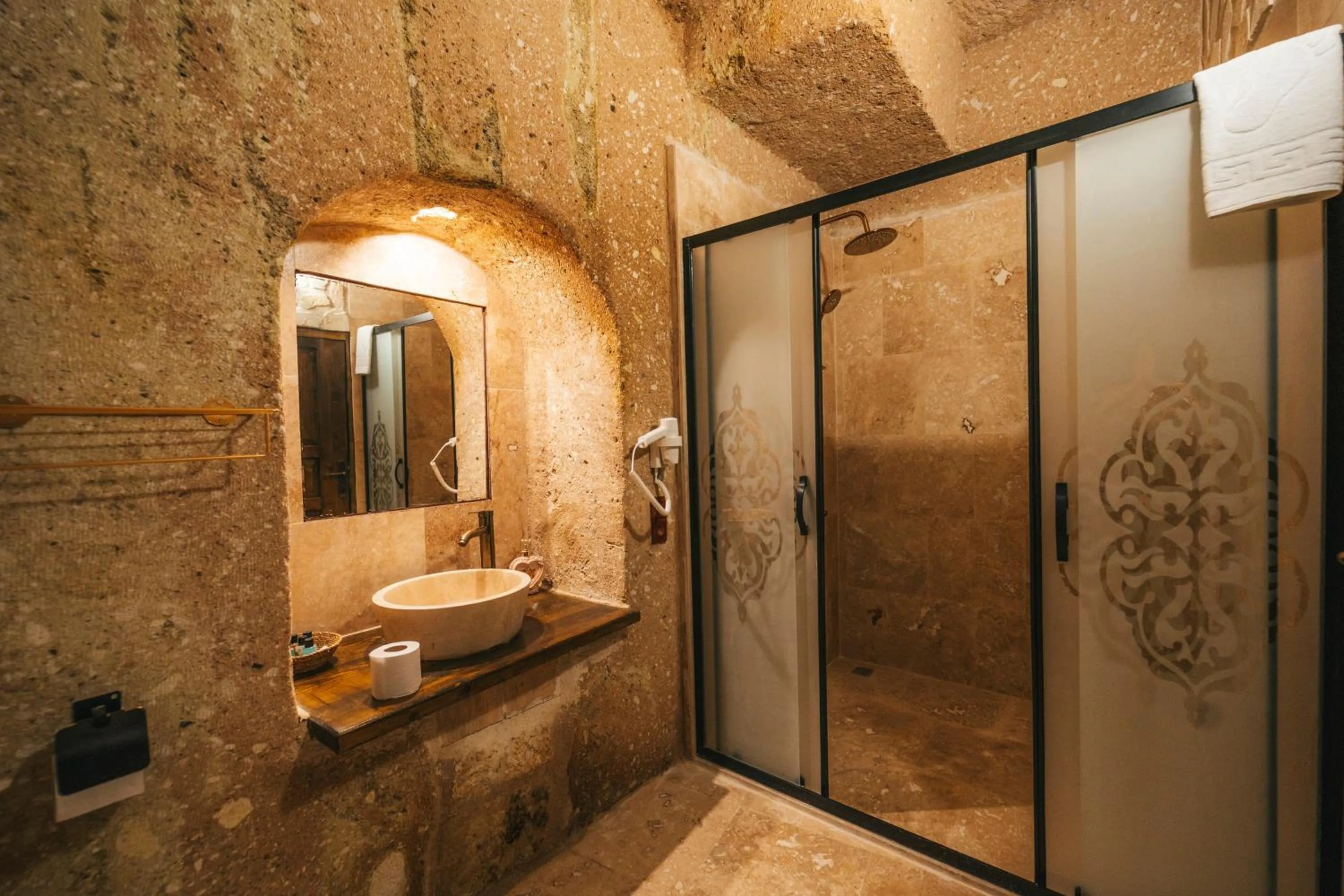 Toilet in Cappatria Cave House