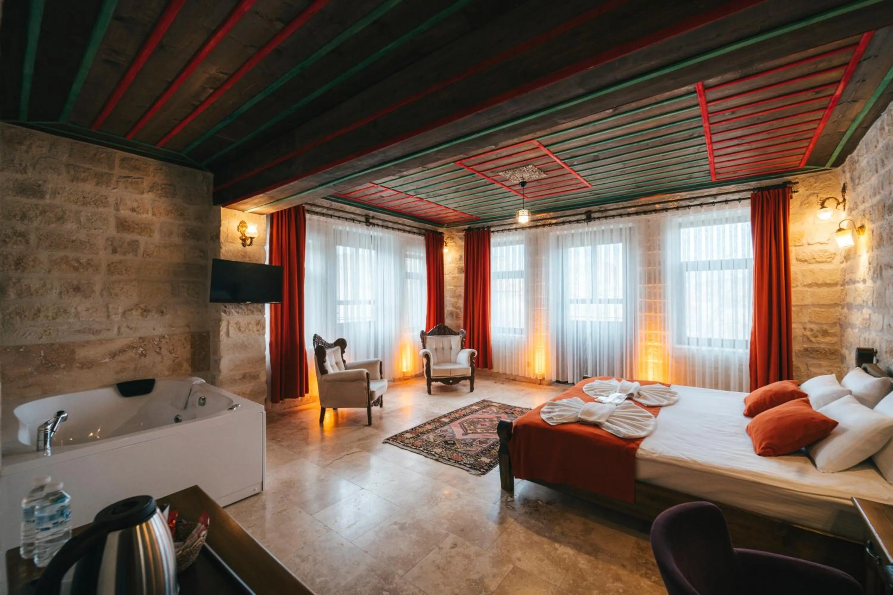 Bed in Cappatria Cave House