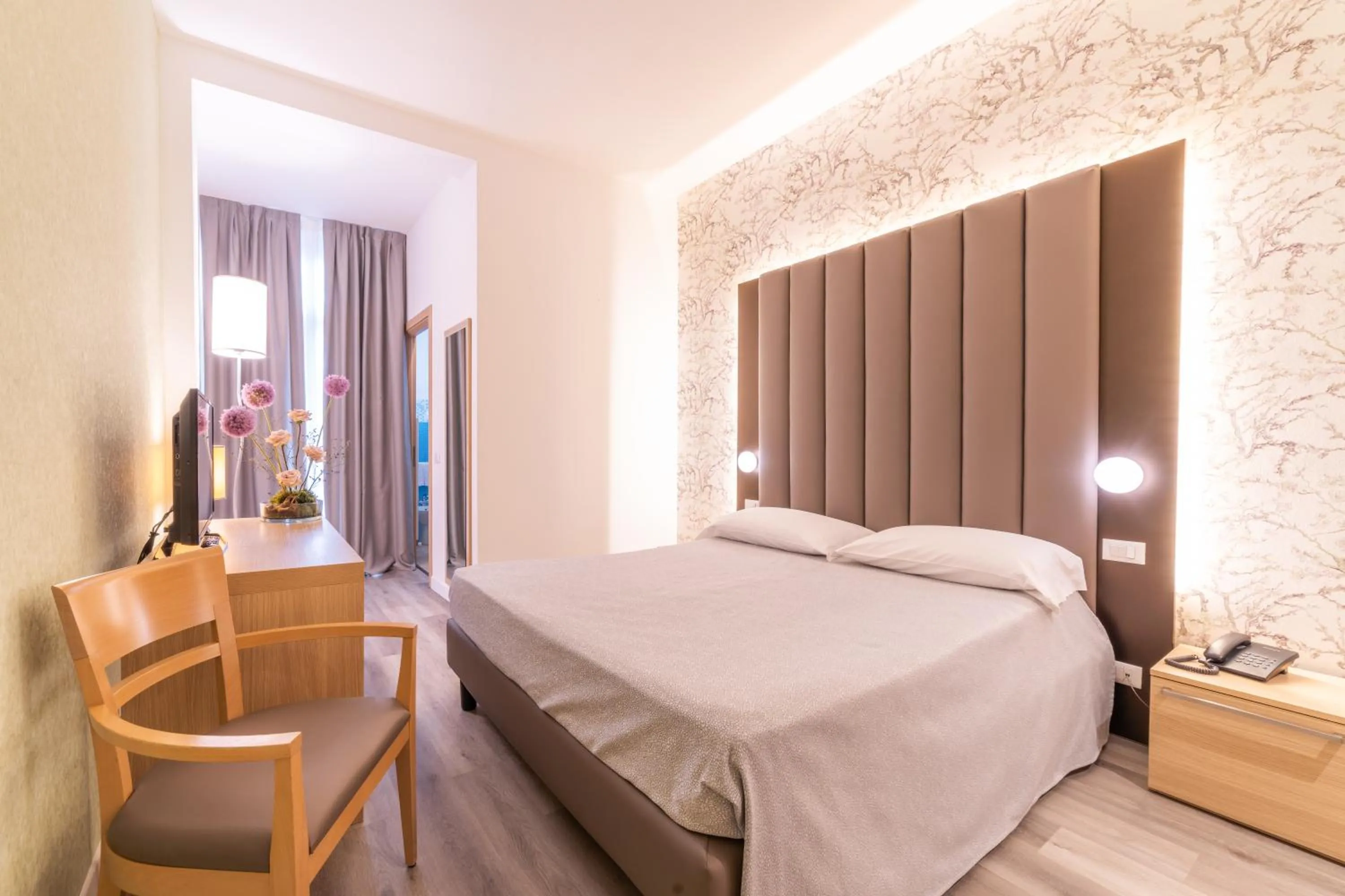 Bed in Hotel Mioni Royal San