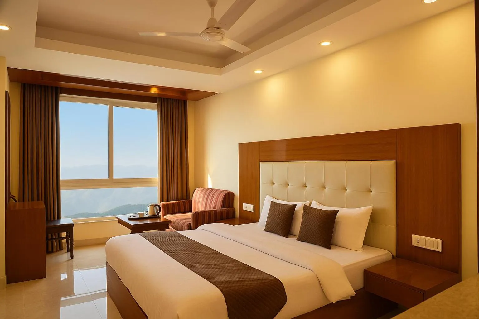 Bed in Hotel Samrat - On Mall Road