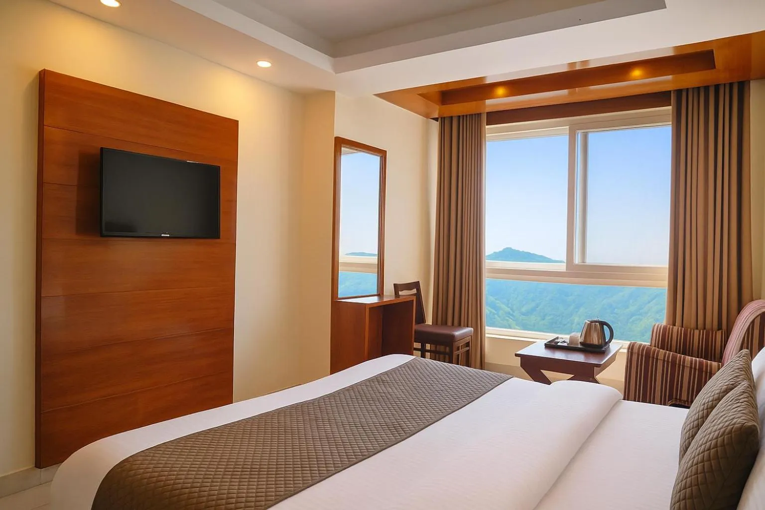 Bed in Hotel Samrat - On Mall Road