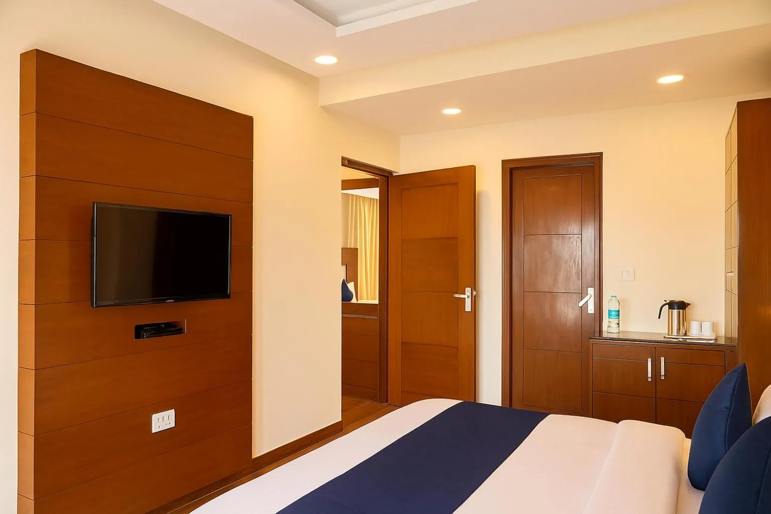 Bed in Hotel Samrat - On Mall Road