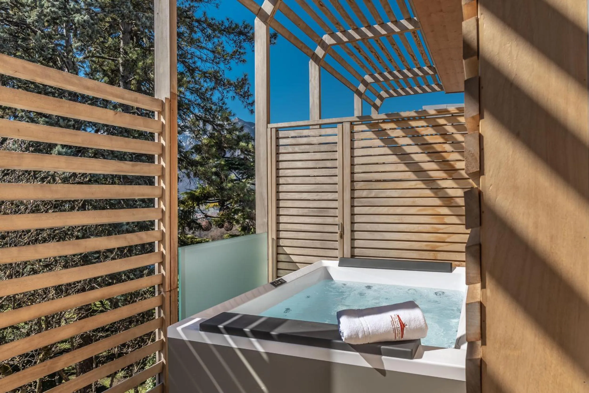 Hot Tub in Hotel Villa Madruzzo