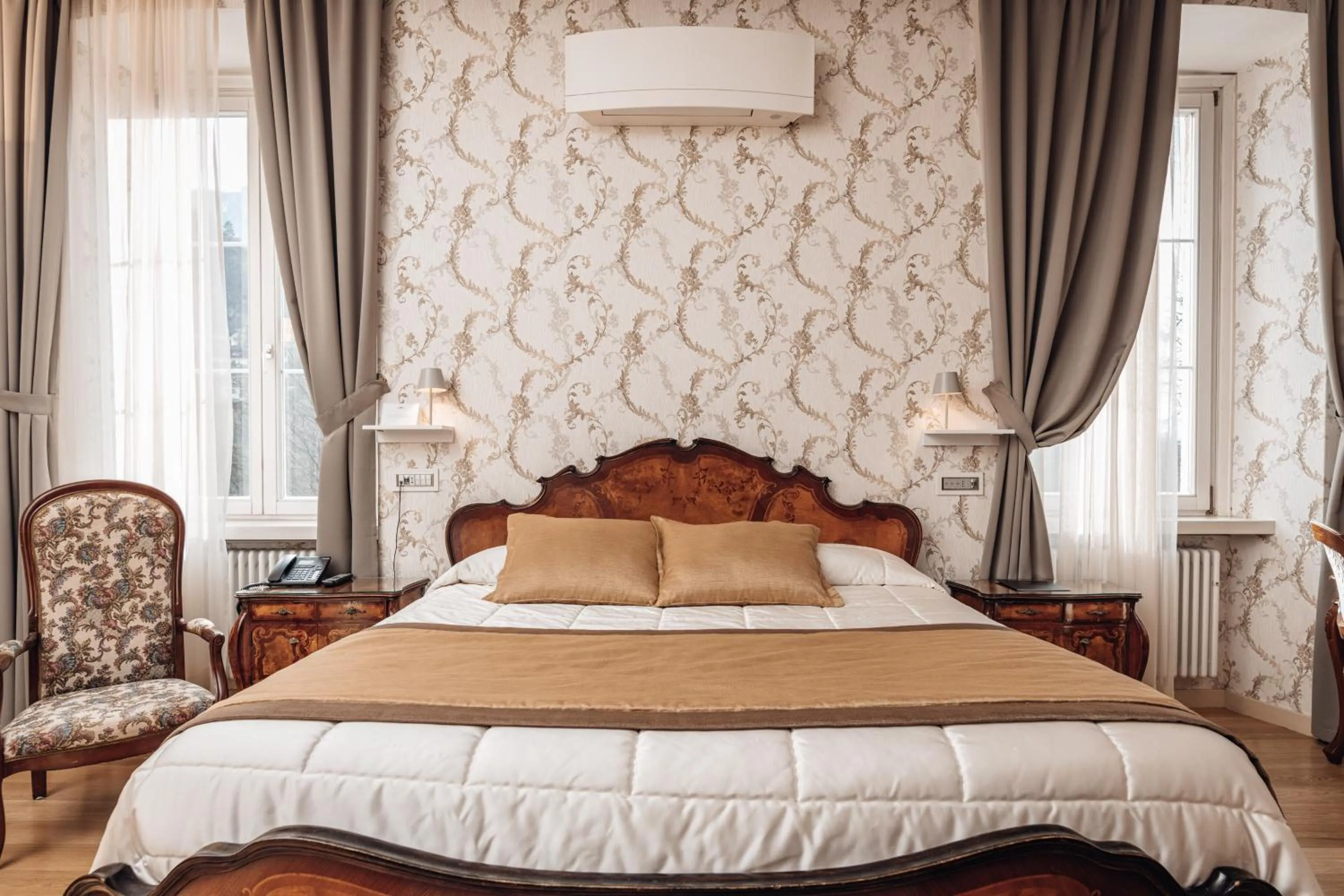 Bedroom, Bed in Hotel Villa Madruzzo