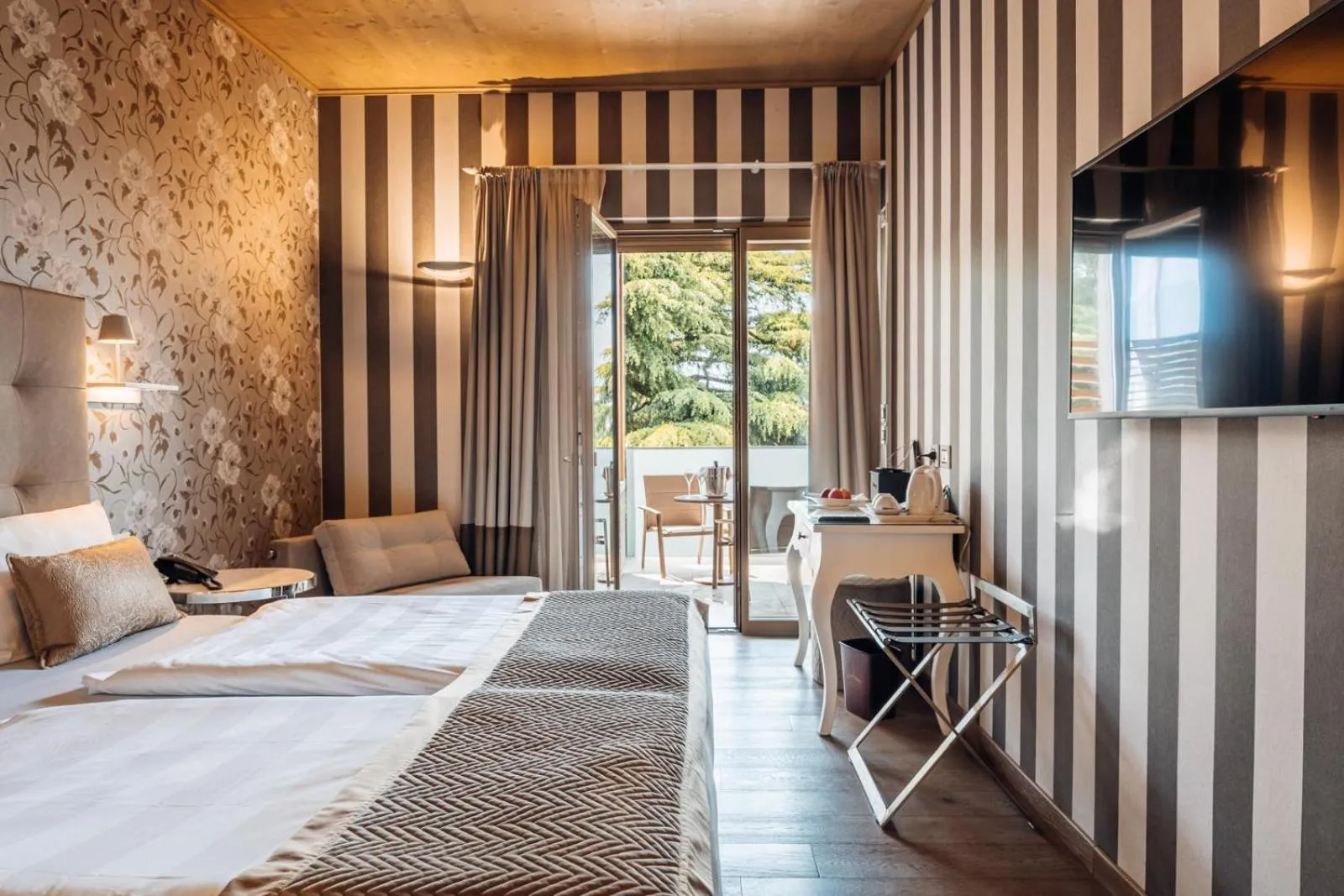 Bedroom, Bed in Hotel Villa Madruzzo