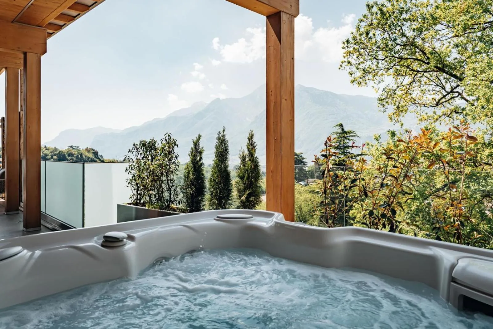 Hot Tub in Hotel Villa Madruzzo