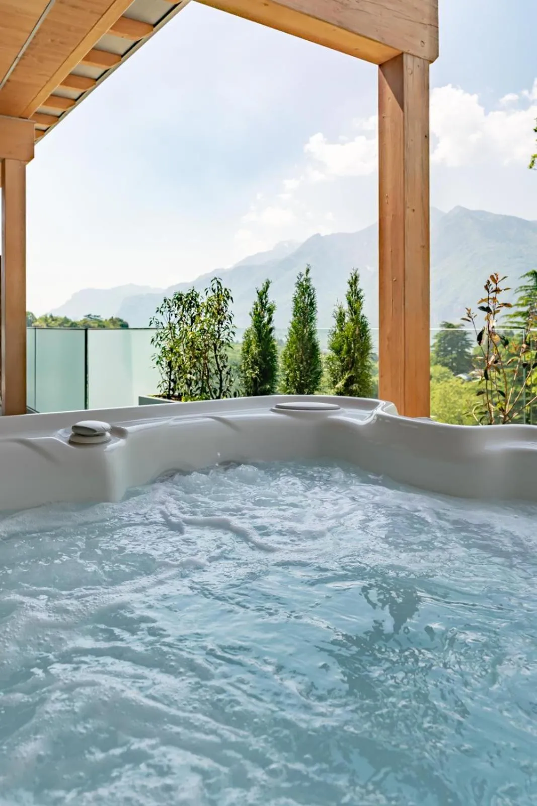 Hot Tub in Hotel Villa Madruzzo