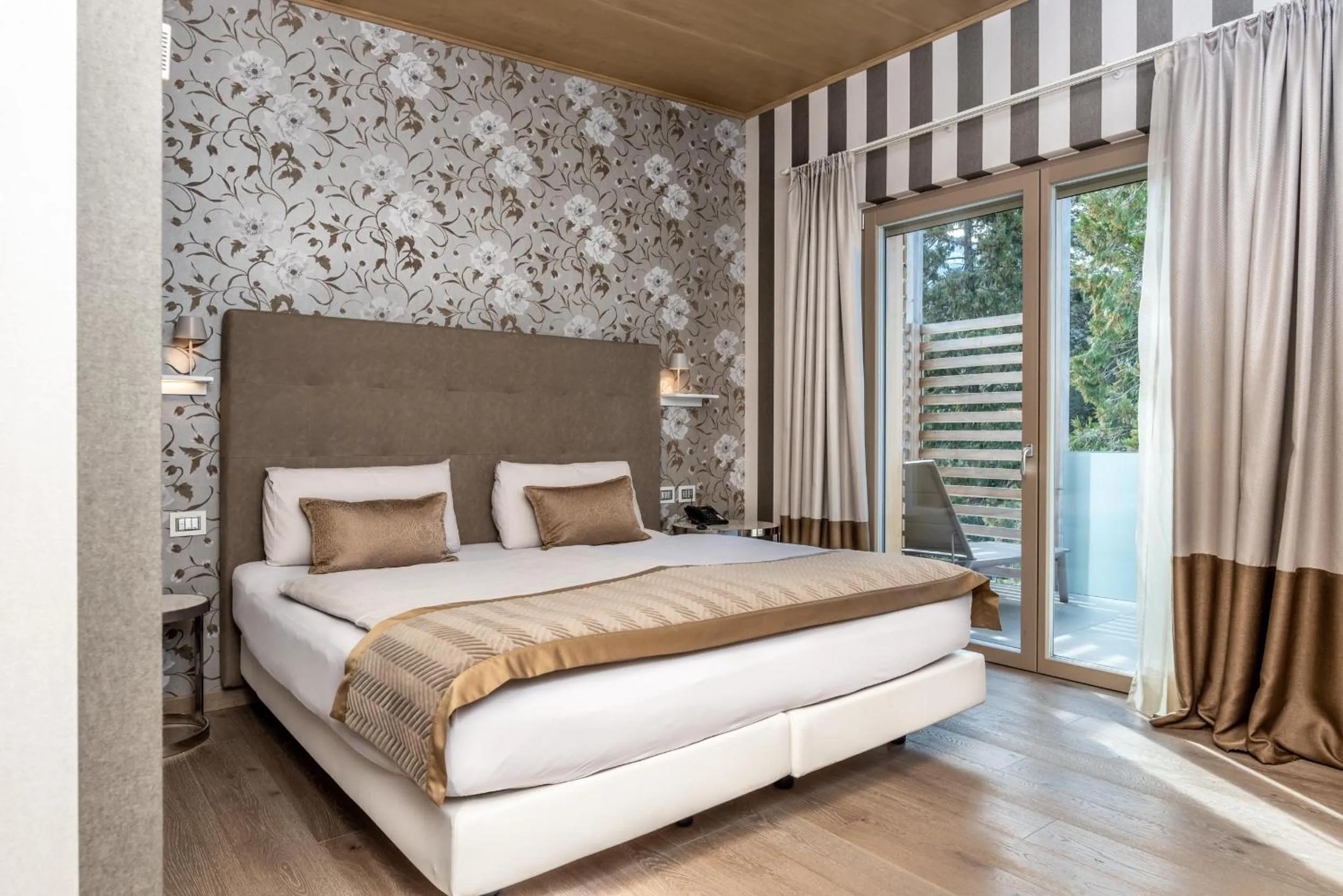 Bedroom, Bed in Hotel Villa Madruzzo