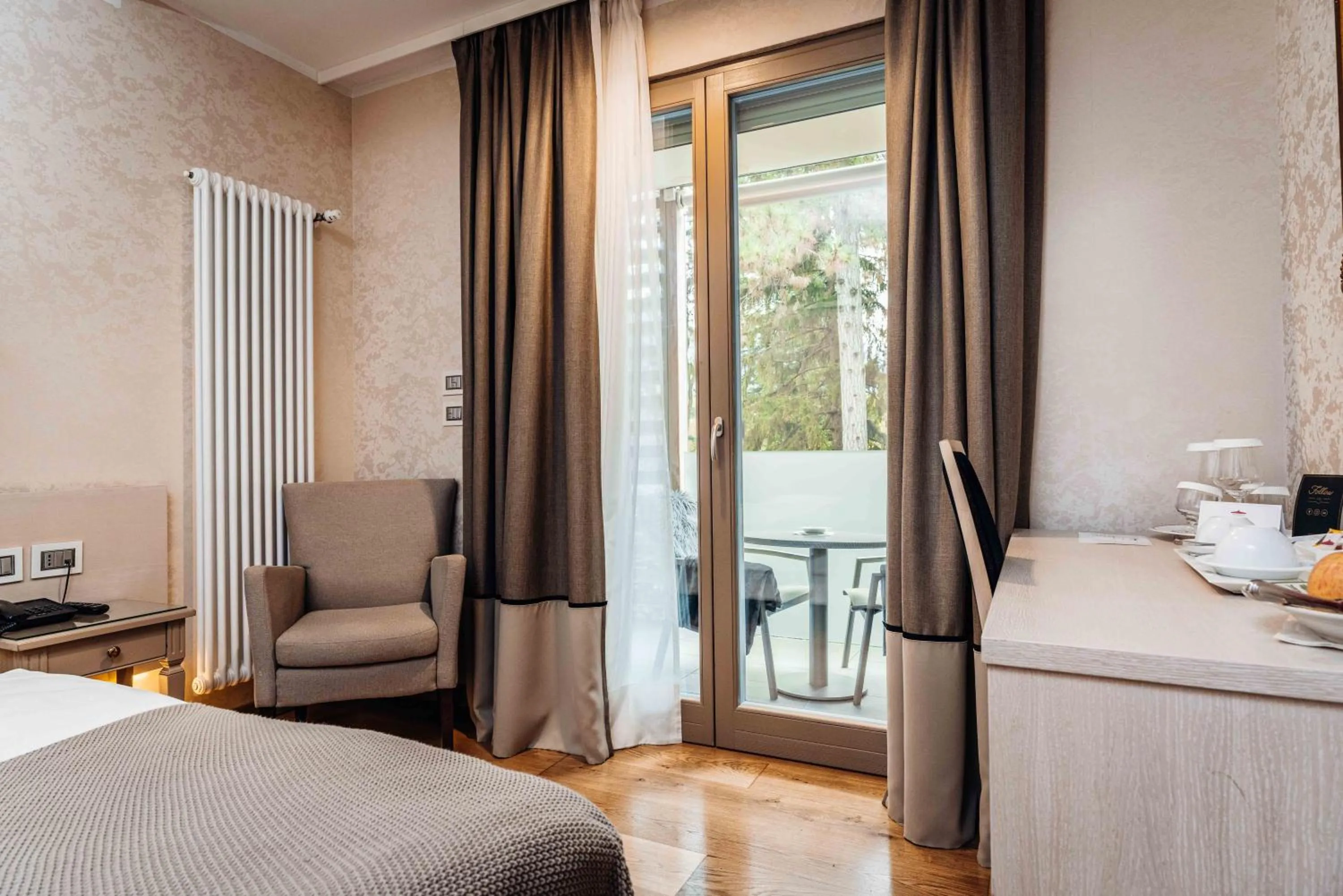 Bedroom, Bed in Hotel Villa Madruzzo