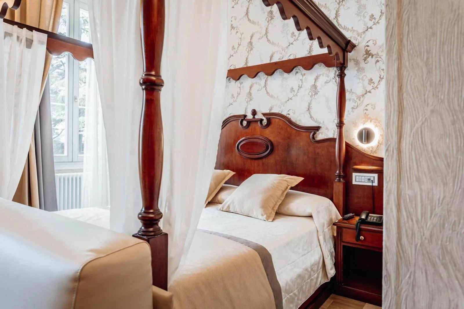 Bed in Hotel Villa Madruzzo