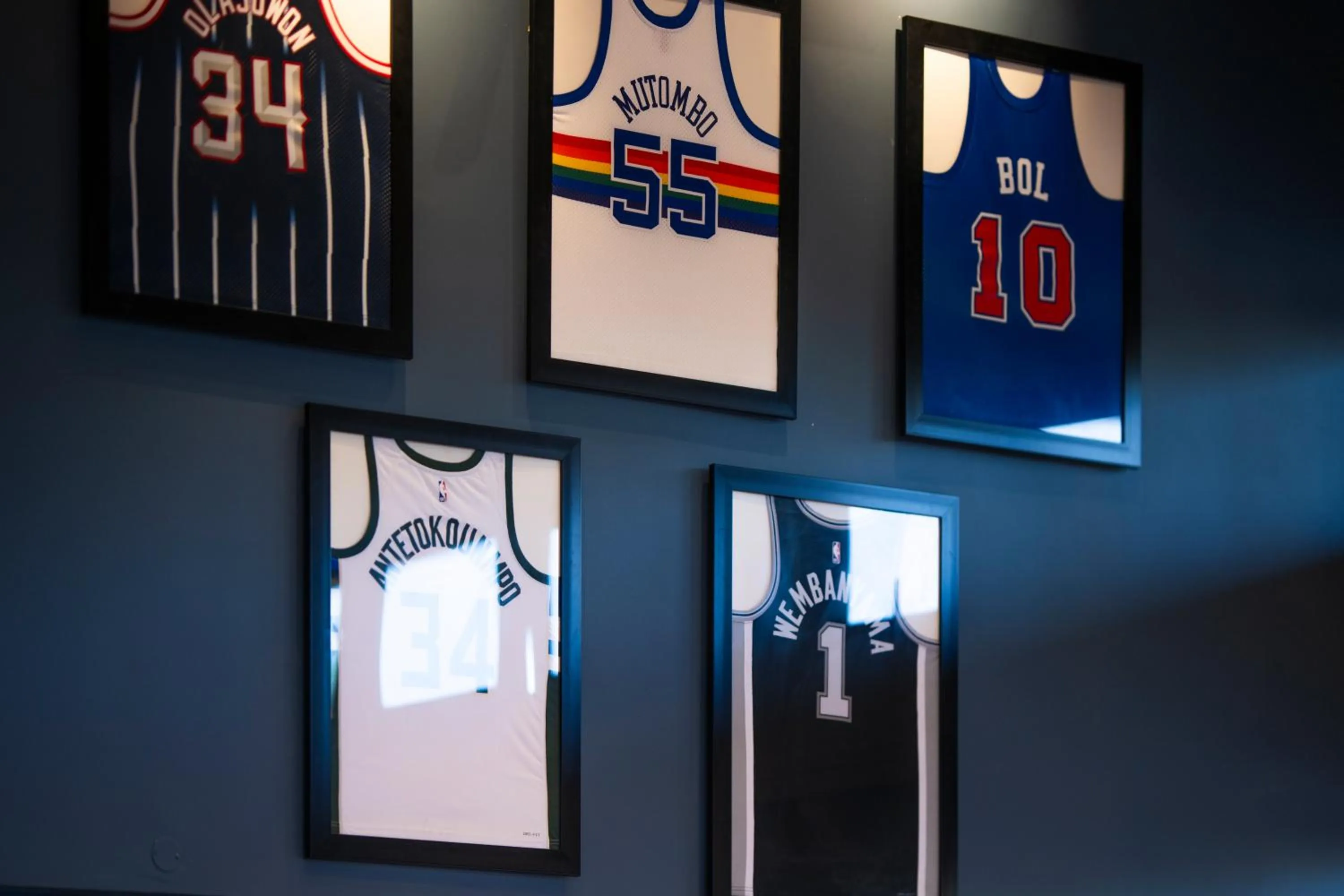 Lounge or bar in Zaria Court Kigali, Tapestry Collection by Hilton